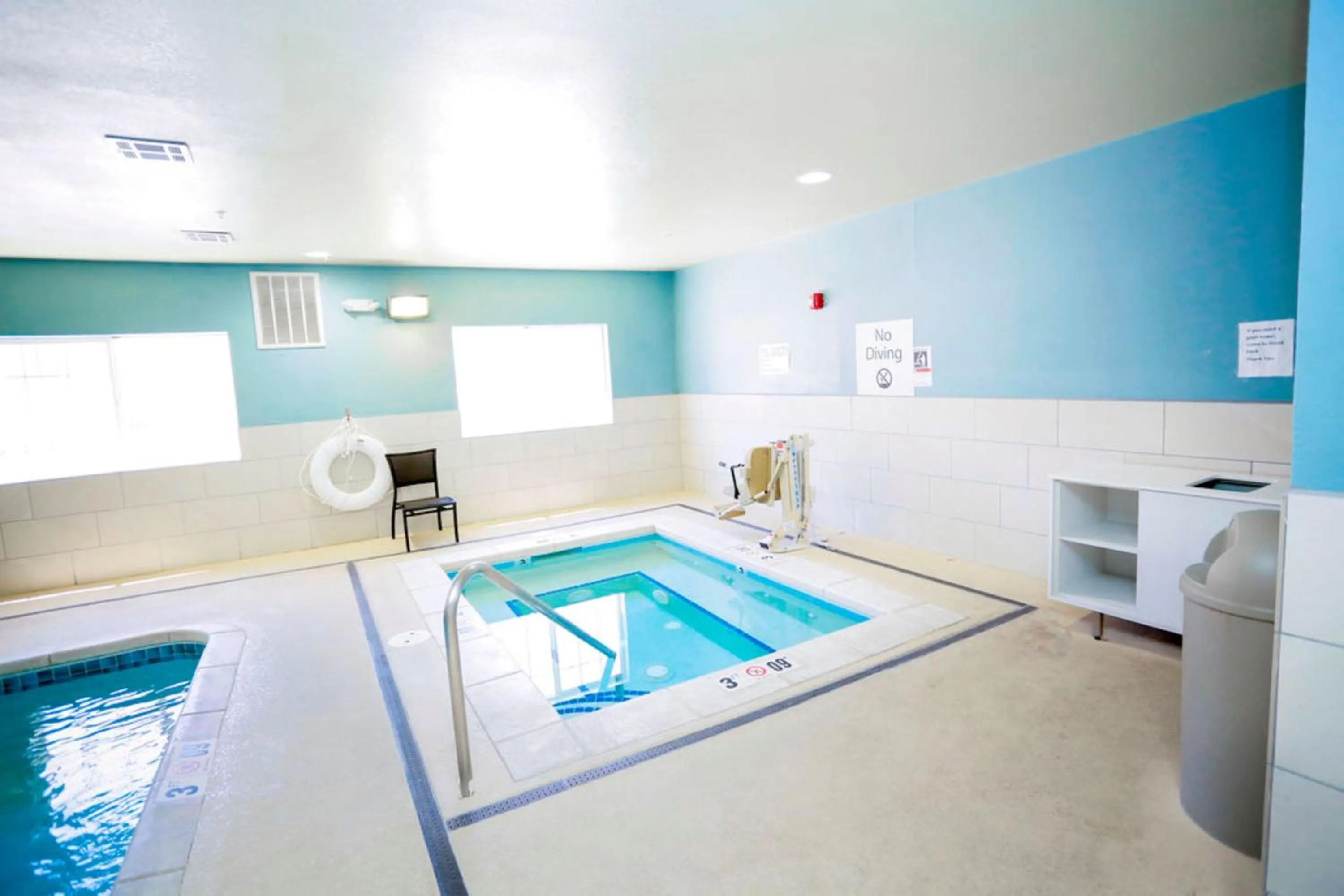 Swimming pool in Holiday Inn Express Hotel & Suites Carlsbad by IHG