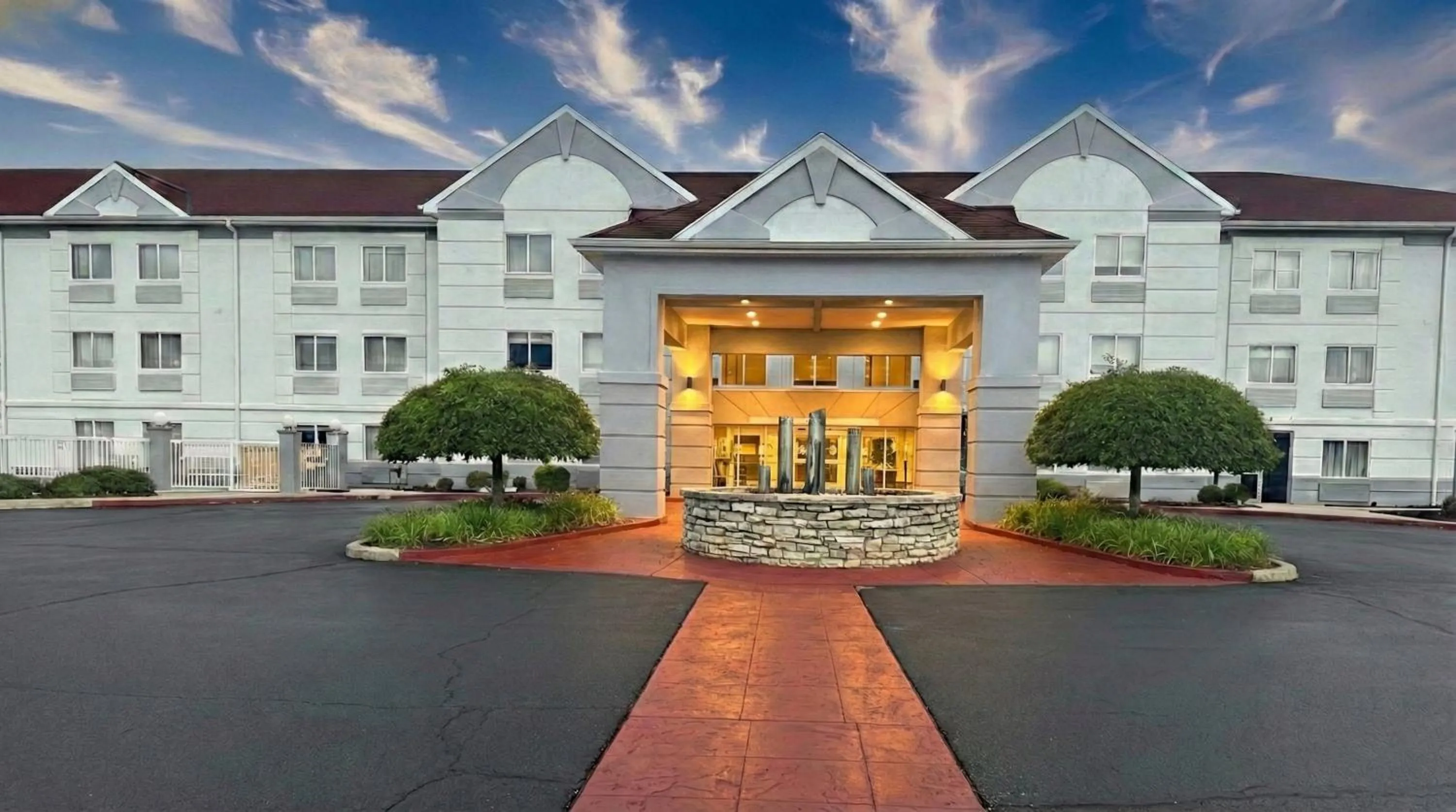 Property building in Holiday Inn Express Hotel & Suites Port Clinton-Catawba Island by IHG