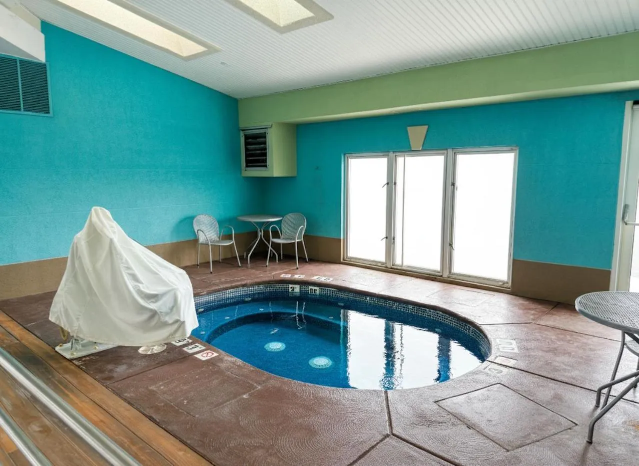 Hot Tub in Holiday Inn Express Hotel & Suites Port Clinton-Catawba Island by IHG