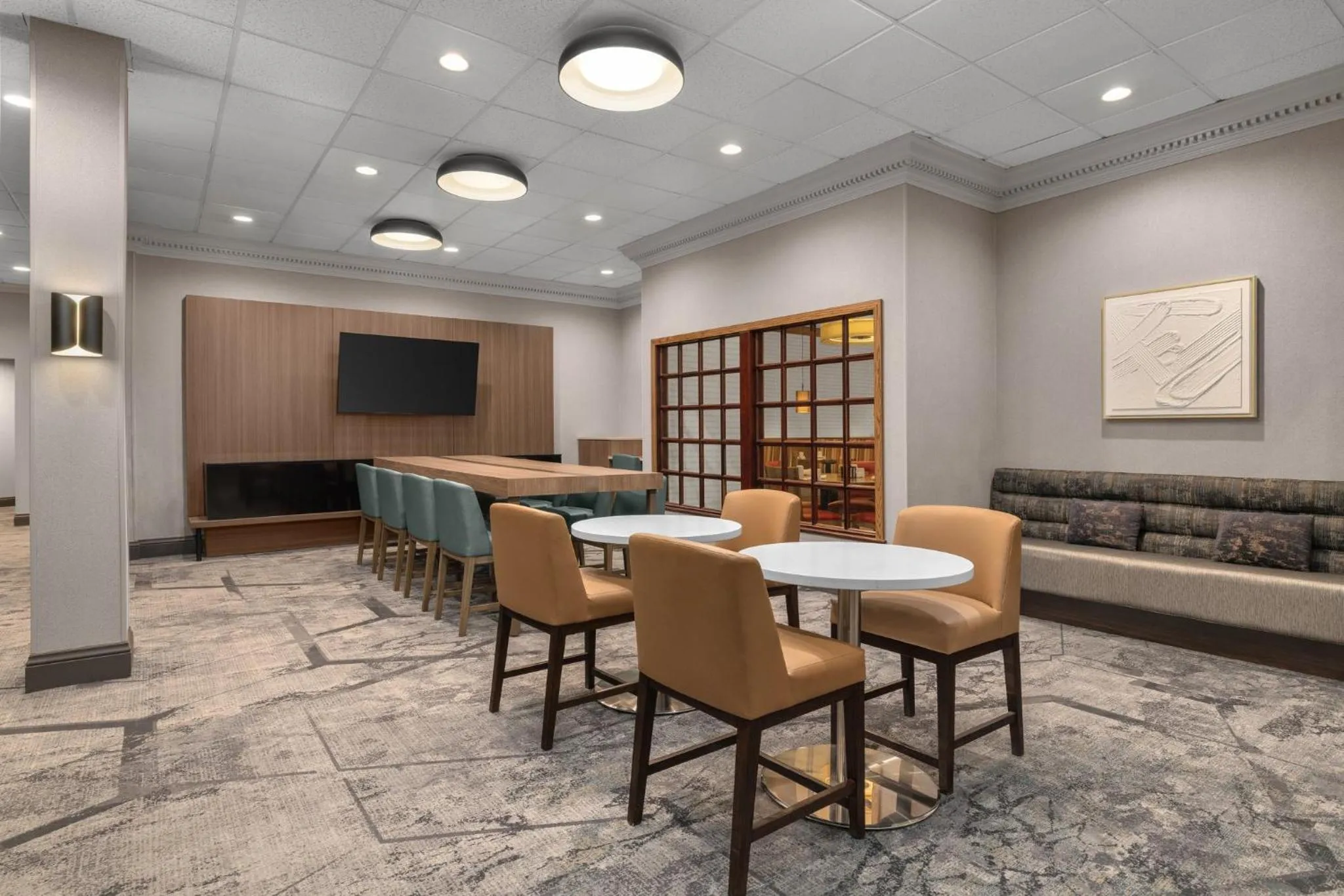 Property building in Holiday Inn Dubuque/Galena by IHG