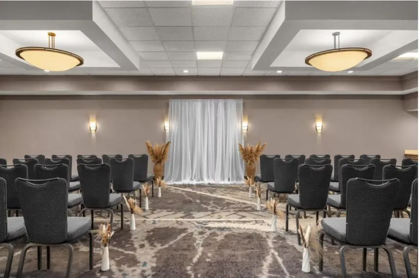 Meeting/conference room in Holiday Inn Dubuque/Galena by IHG