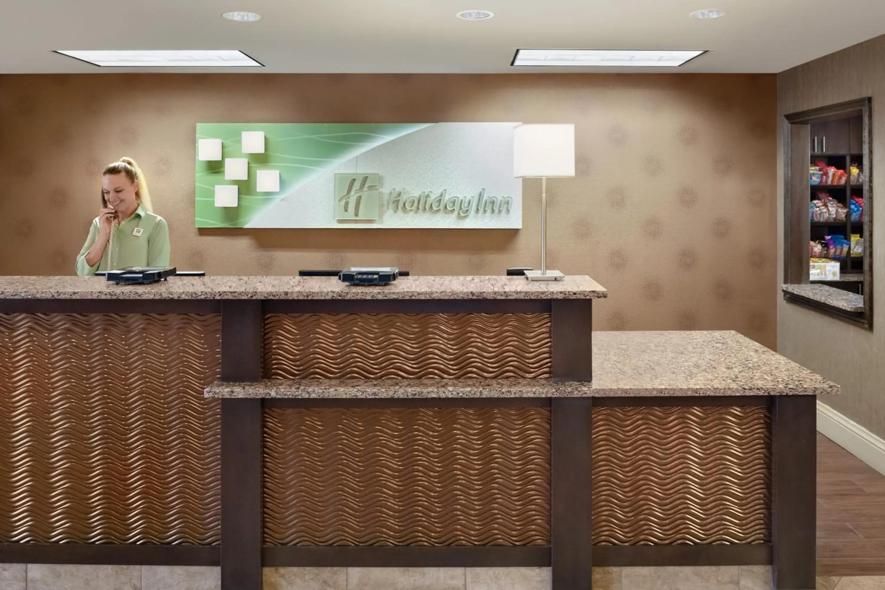 Property building in Holiday Inn Dubuque/Galena by IHG Property building in Holiday Inn Dubuque/Galena by IHG
