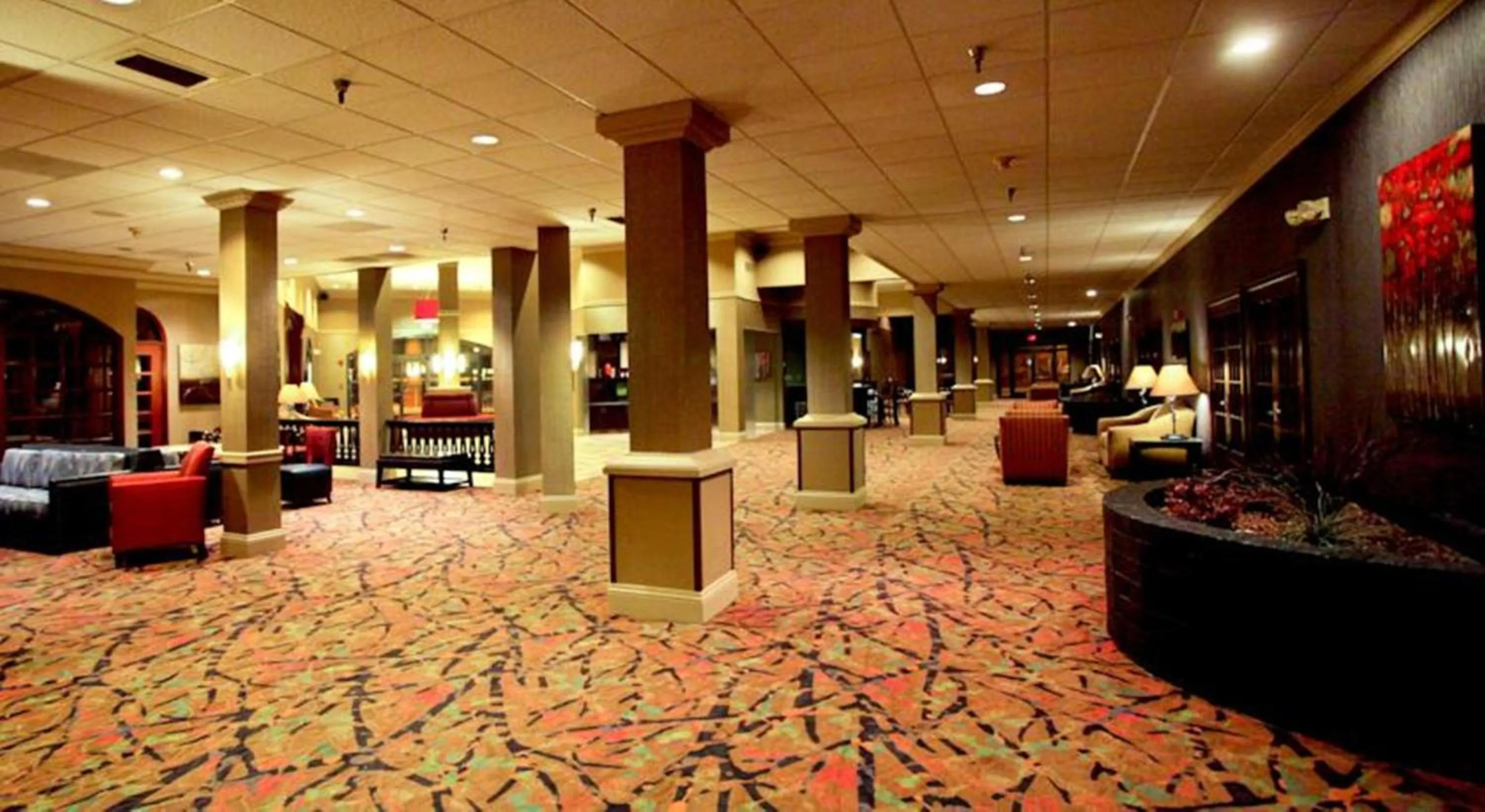 Property building in Holiday Inn Dubuque/Galena by IHG