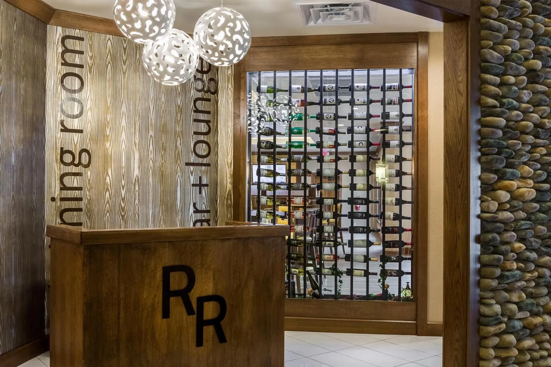 Restaurant/places to eat in Holiday Inn Dubuque/Galena by IHG