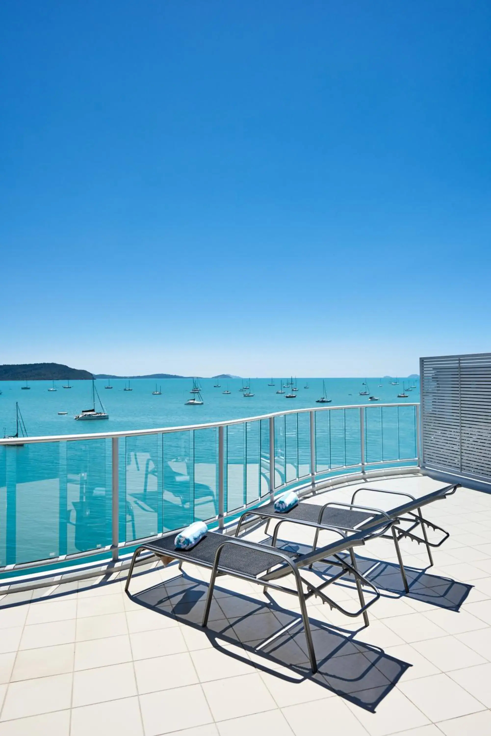 Two-Bedroom Top-Floor Two-Level Waterfront Penthouse with Spa Bath in at Marina Shores Two-Bedroom Top-Floor Two-Level Waterfront Penthouse with Spa Bath in at Marina Shores