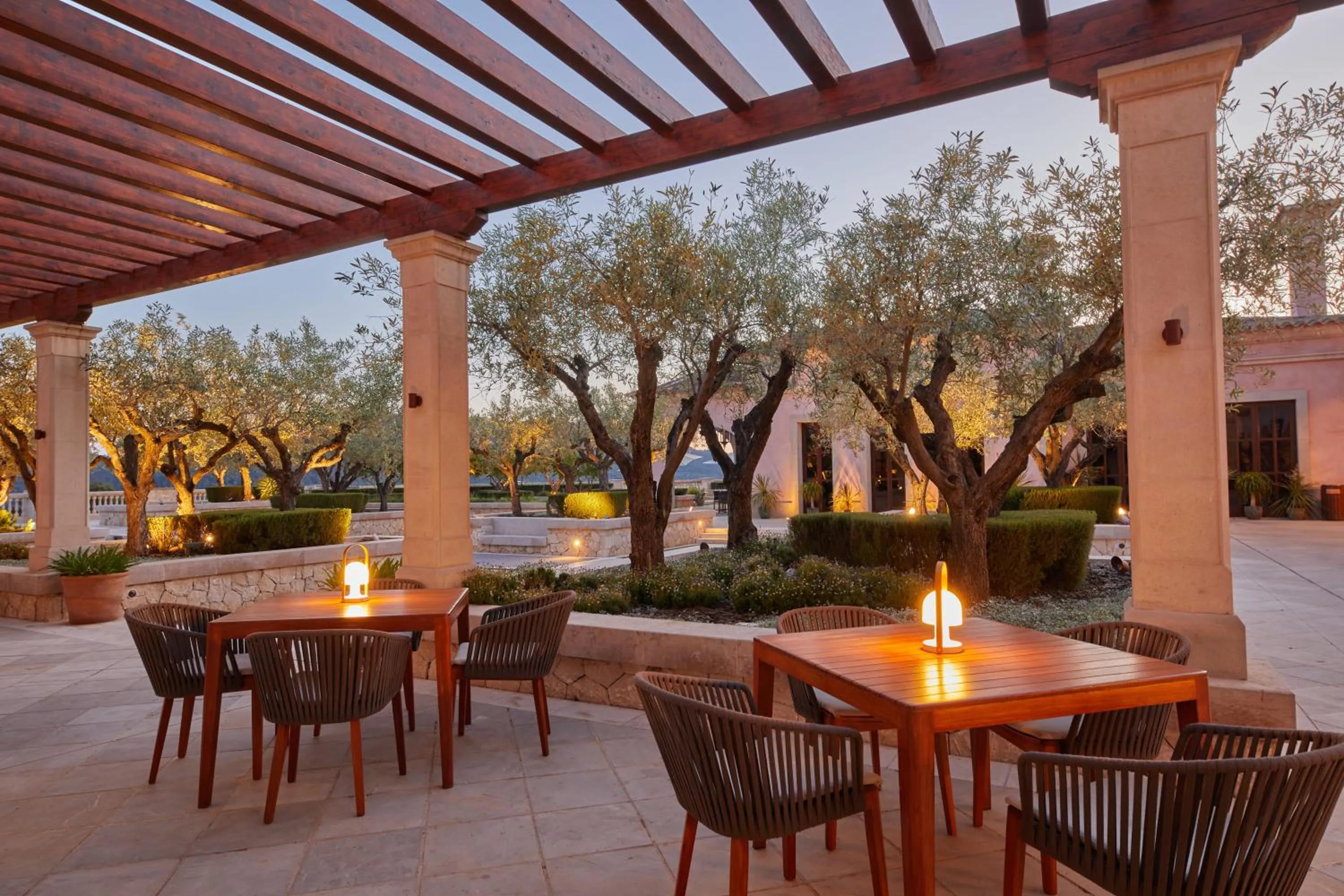 Restaurant/places to eat in CAP VERMELL GRAND HOTEL