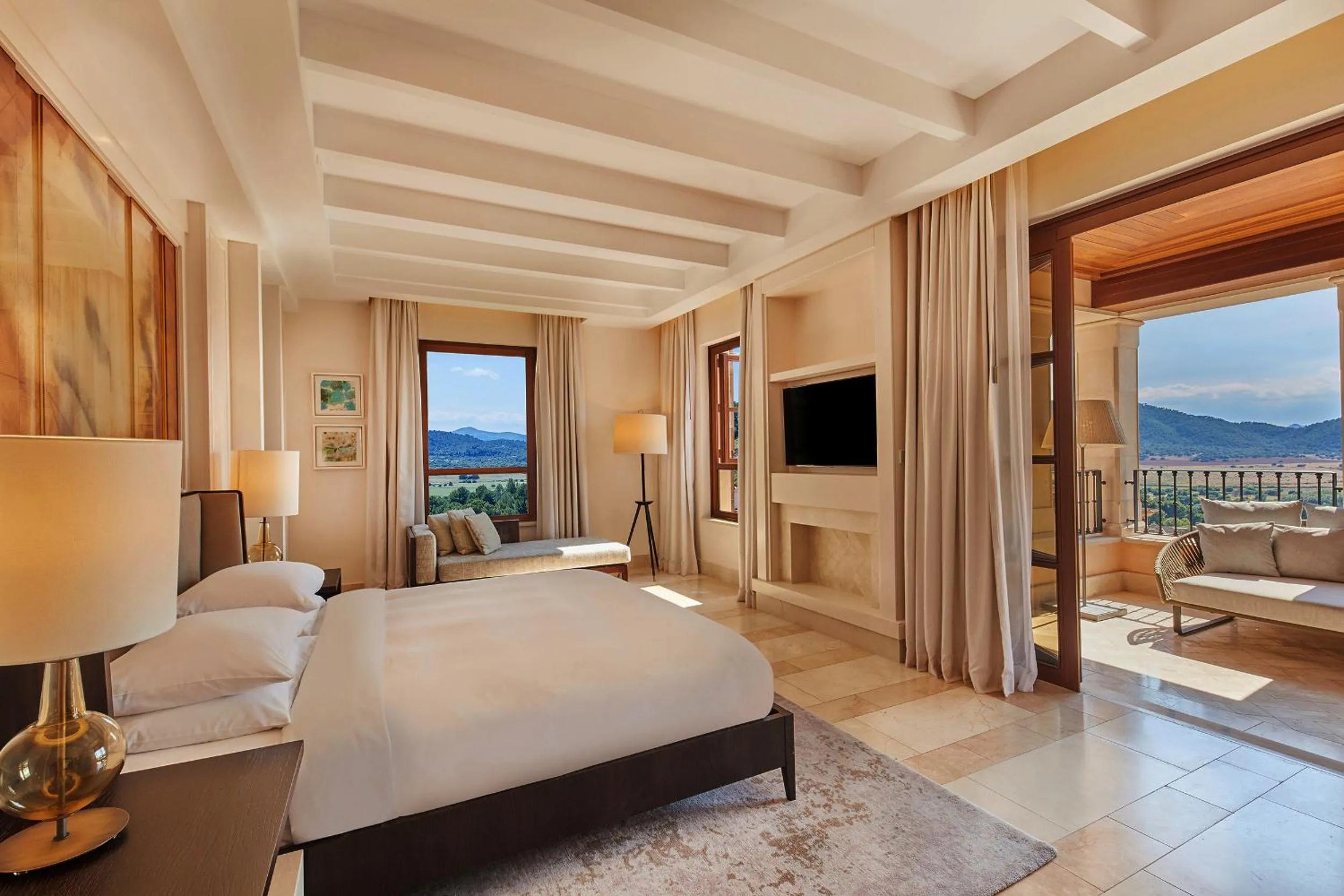 Mountain view, Bed in CAP VERMELL GRAND HOTEL