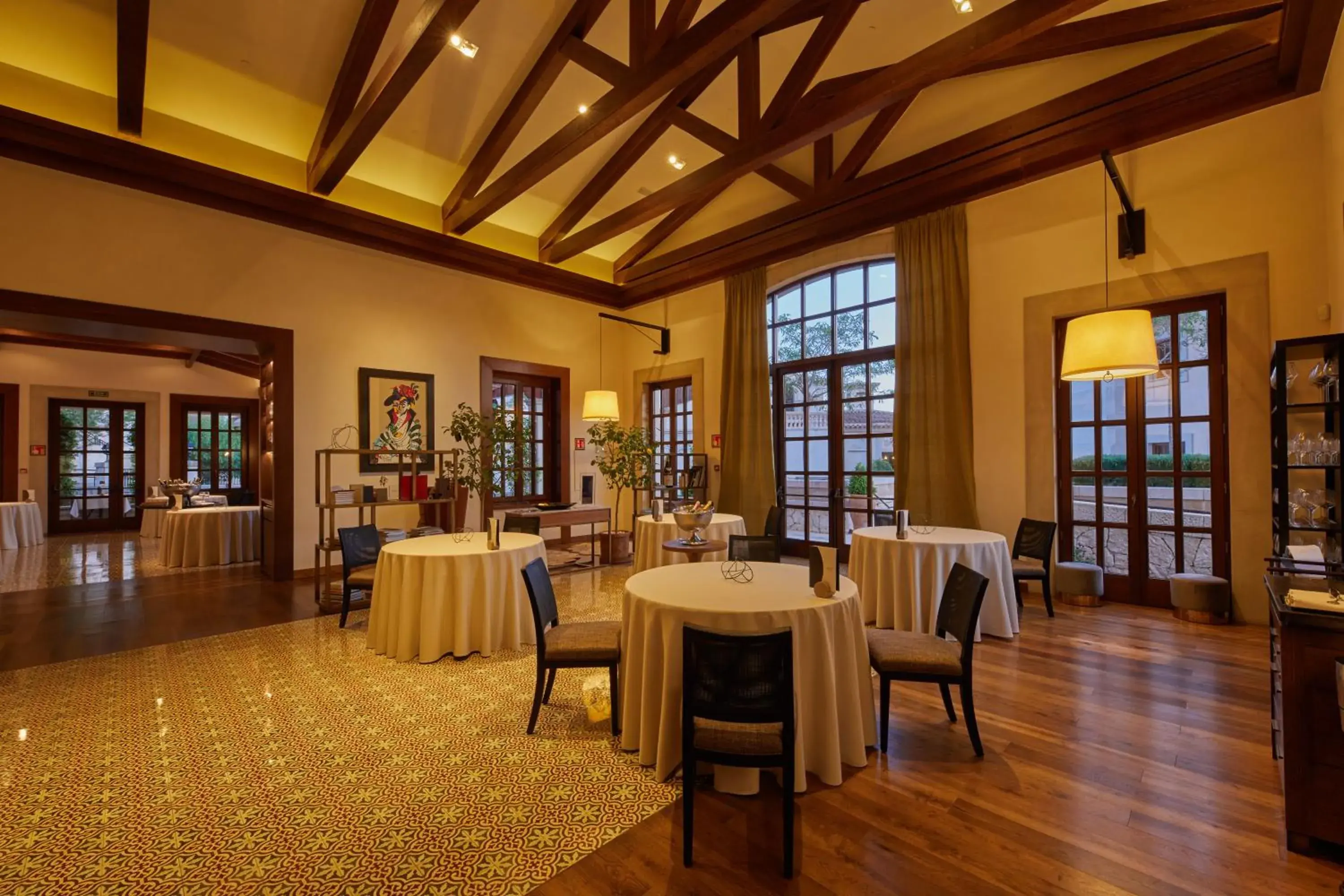 Restaurant/places to eat in CAP VERMELL GRAND HOTEL Restaurant/places to eat in CAP VERMELL GRAND HOTEL