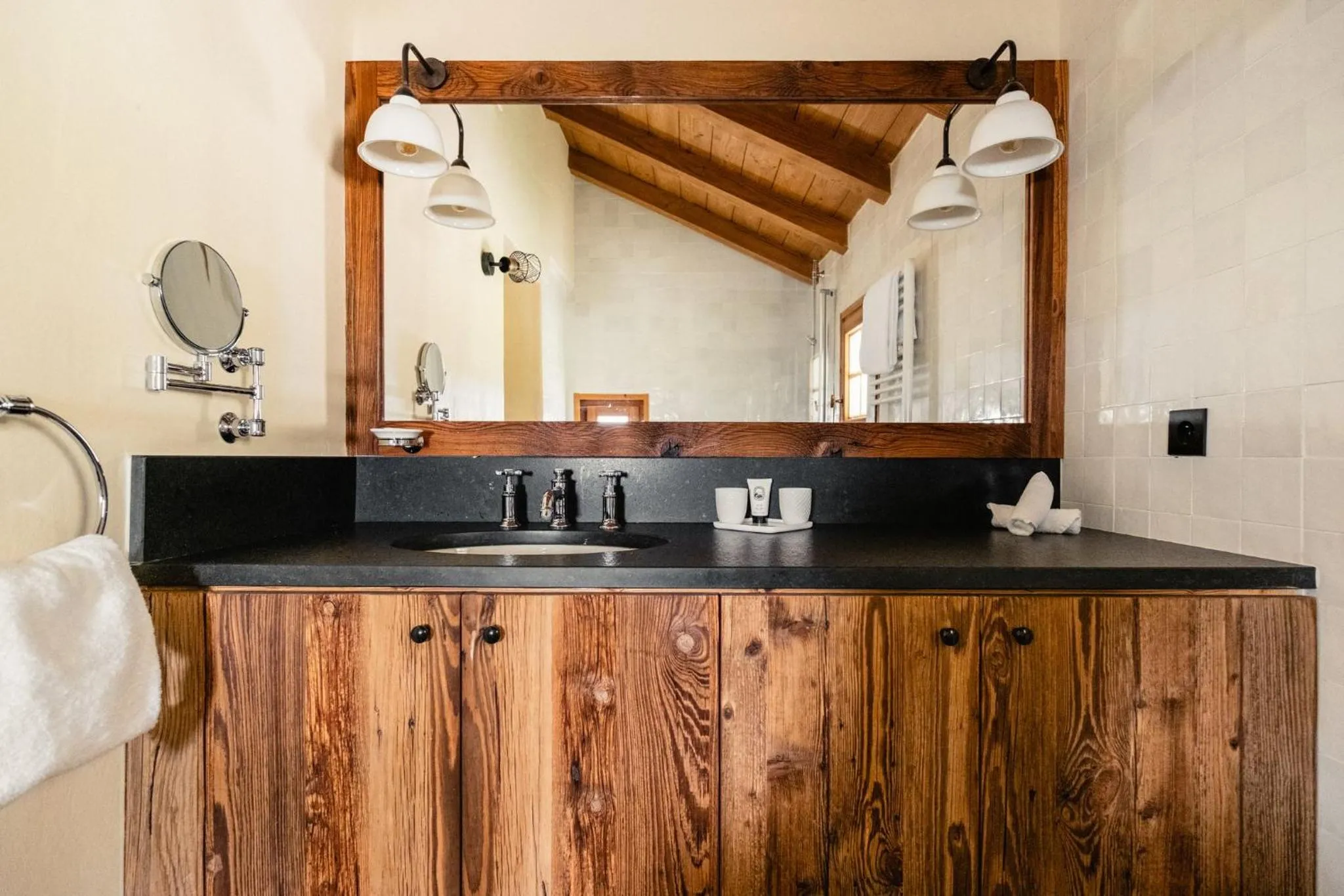 Photo of the whole room in L'Alpaga, a Beaumier hotel