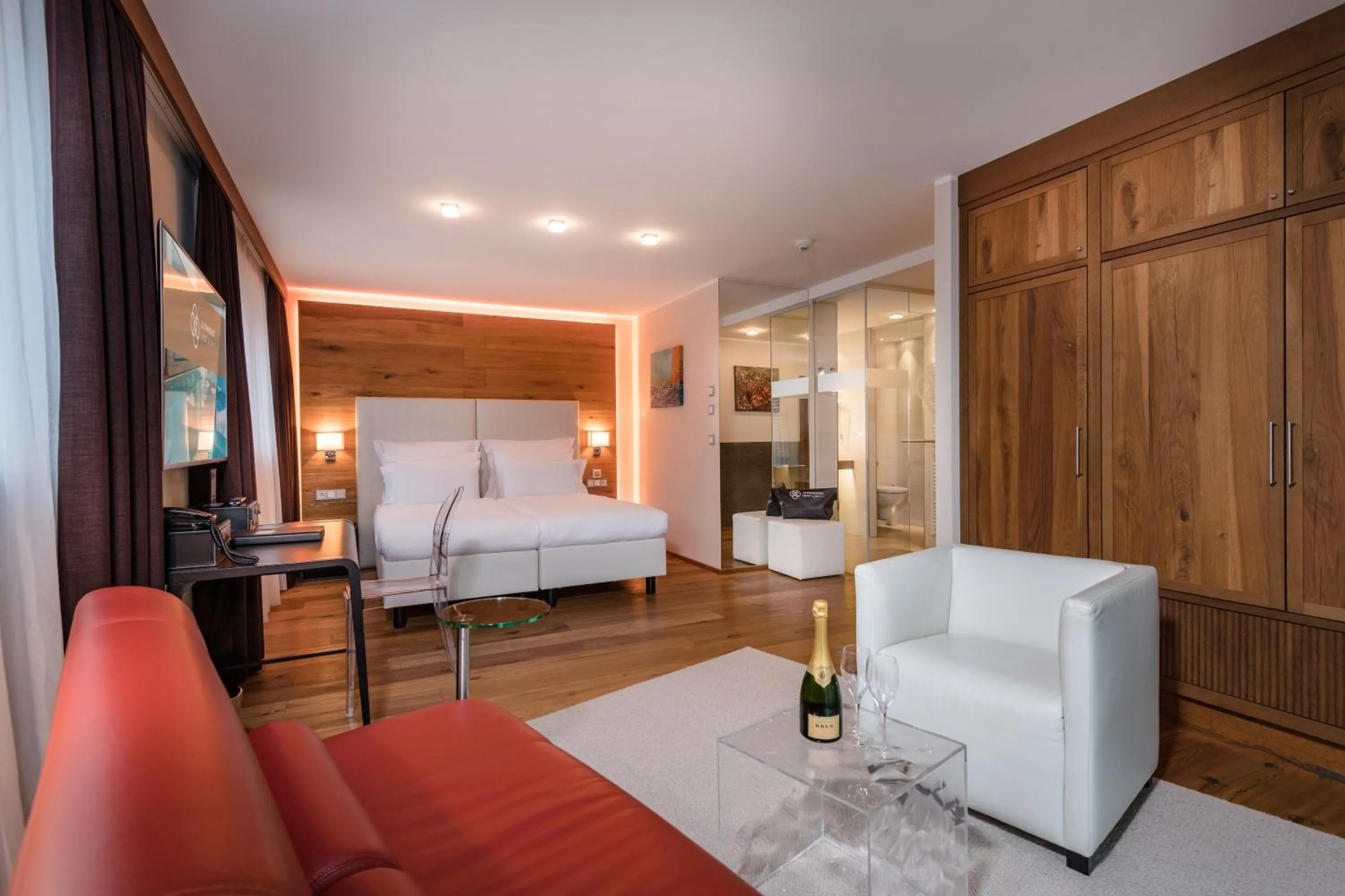 Photo of the whole room, Bed in Alpinresort ValSaa - Sport & Spa