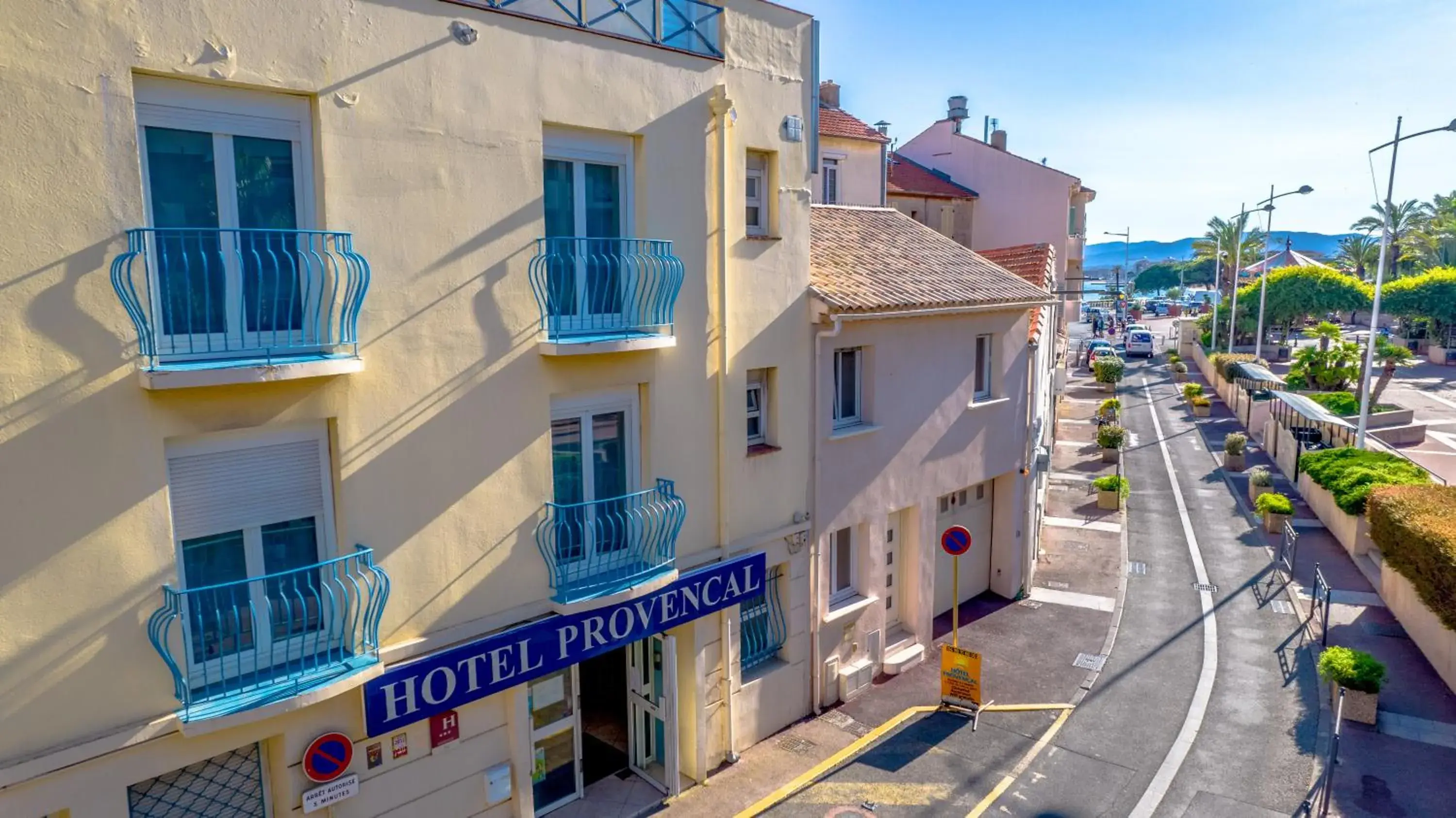 Facade/entrance in Hotel Provencal Facade/entrance in Hotel Provencal