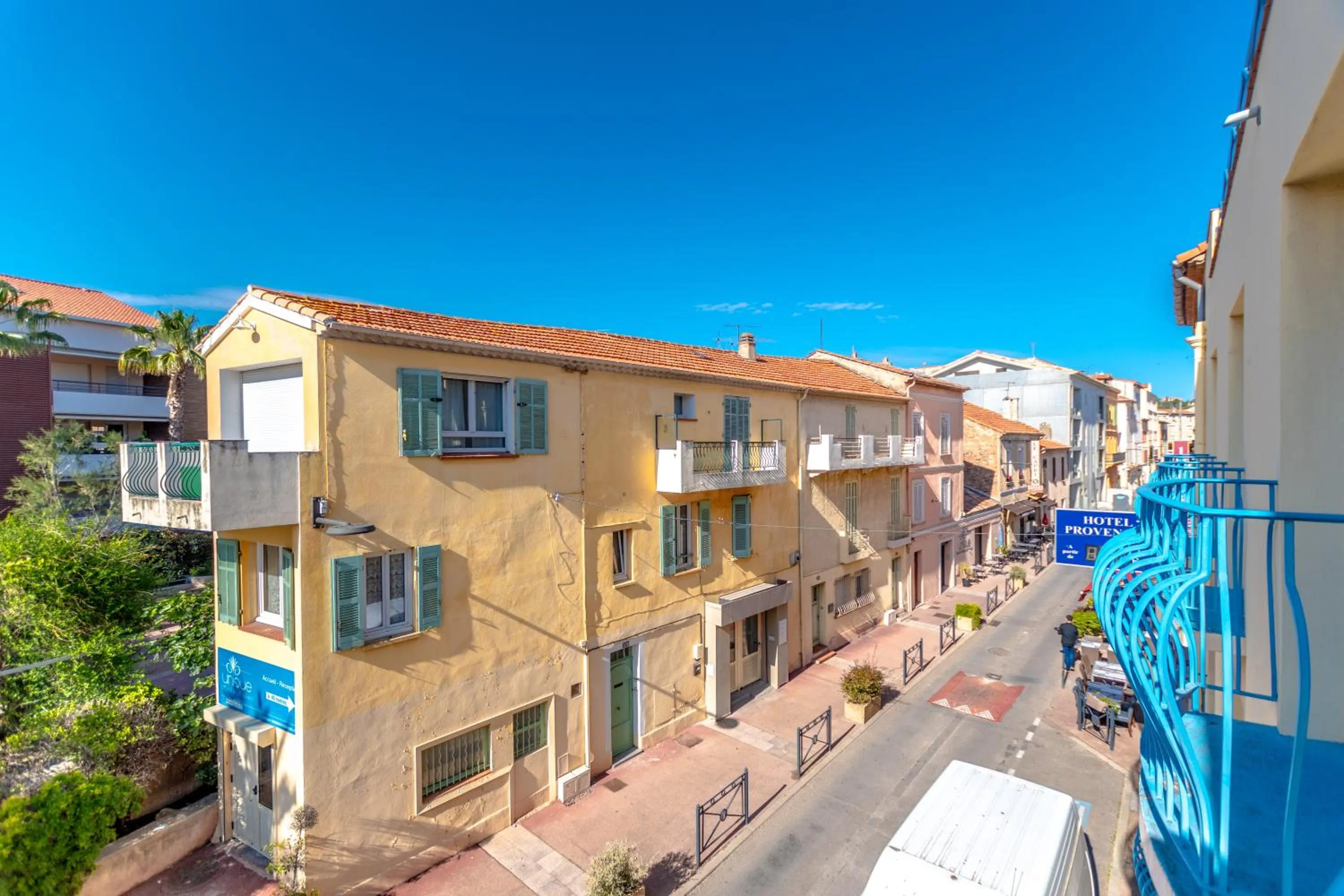 Neighbourhood in Hotel Provencal