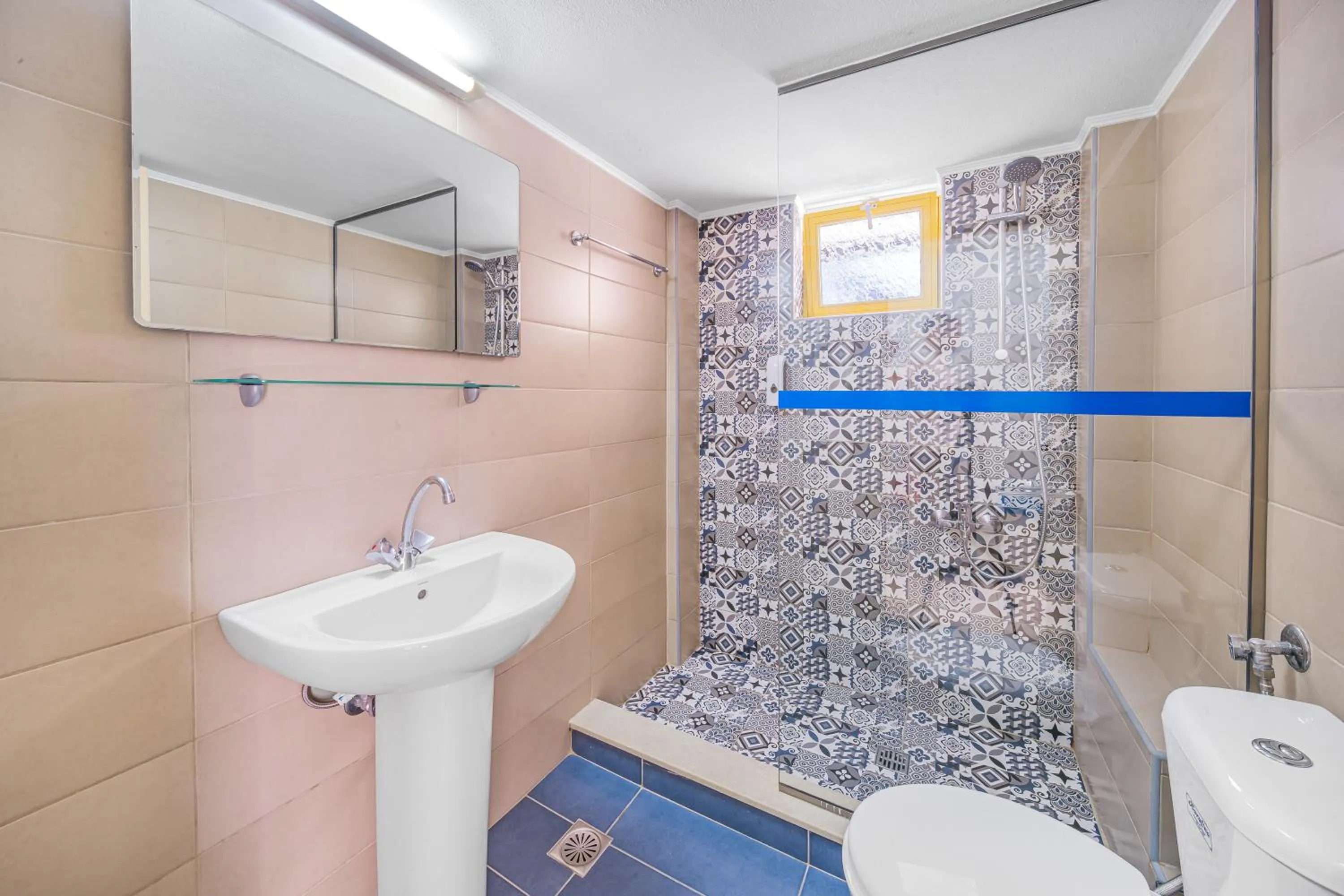 Shower in Happy Days