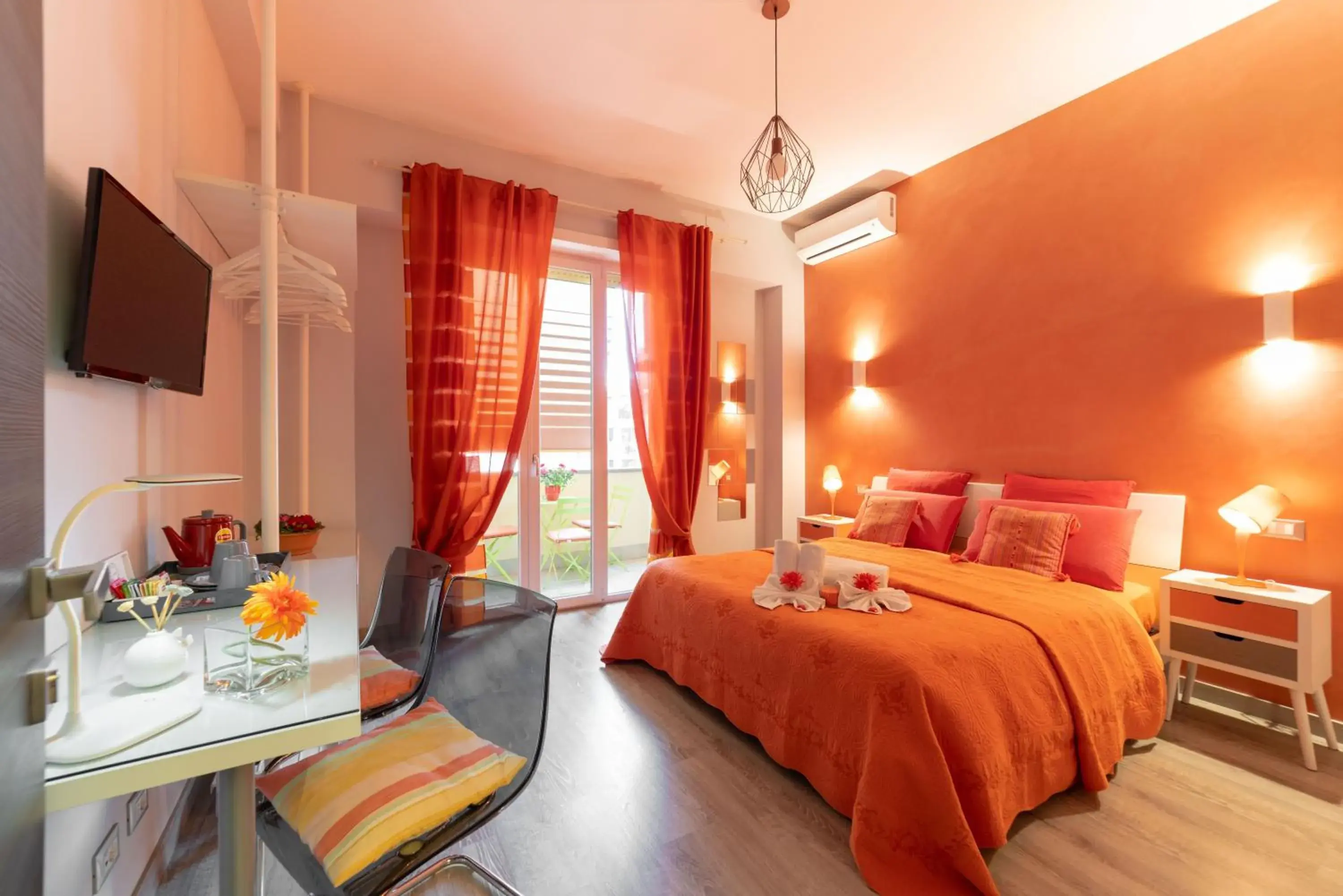 Double Room with Private External Bathroom with Balcony in B&B La Maison de Jo Double Room with Private External Bathroom with Balcony in B&B La Maison de Jo
