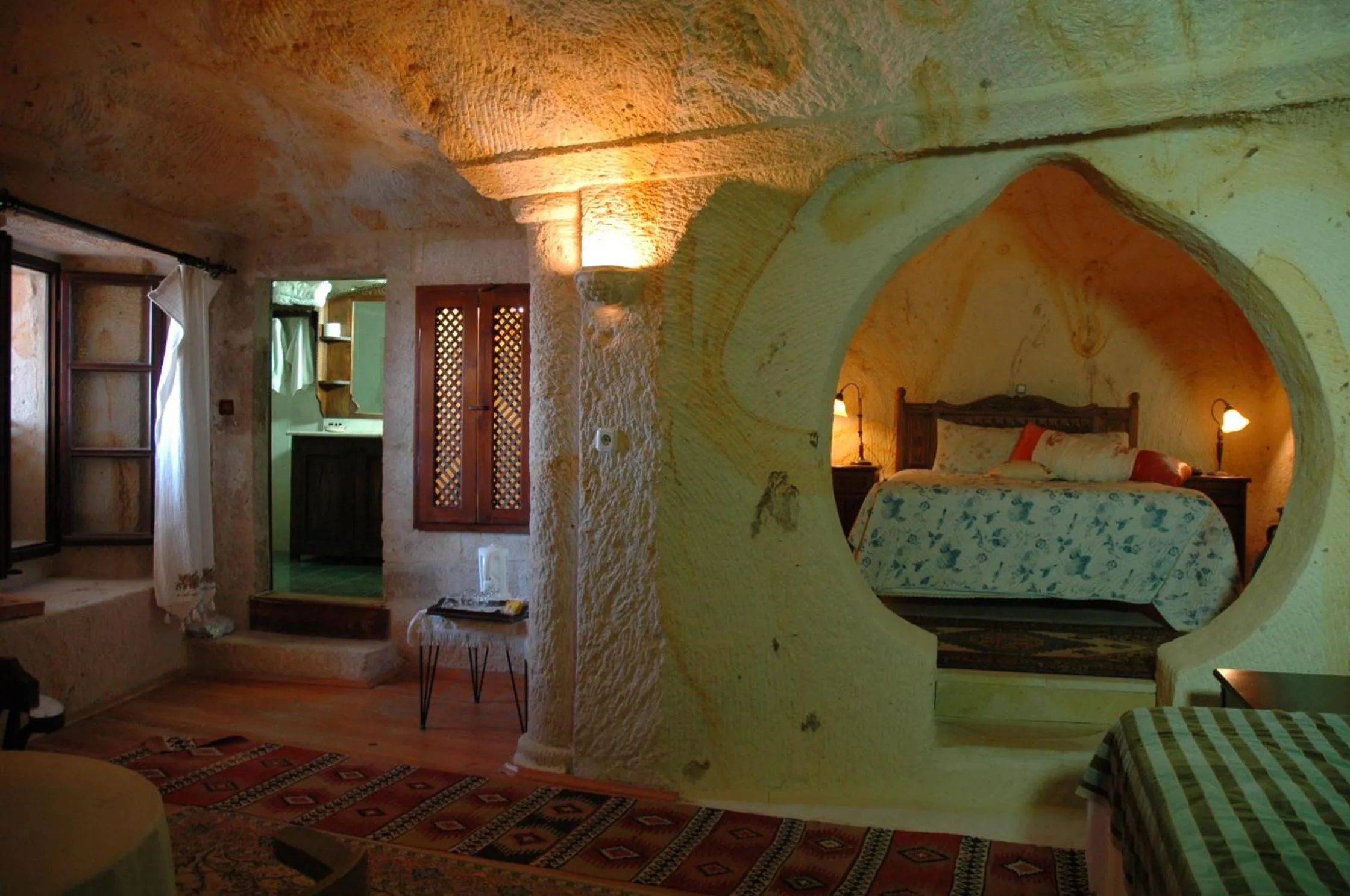 Photo of the whole room, Bed in Elkep Evi Cave Hotel