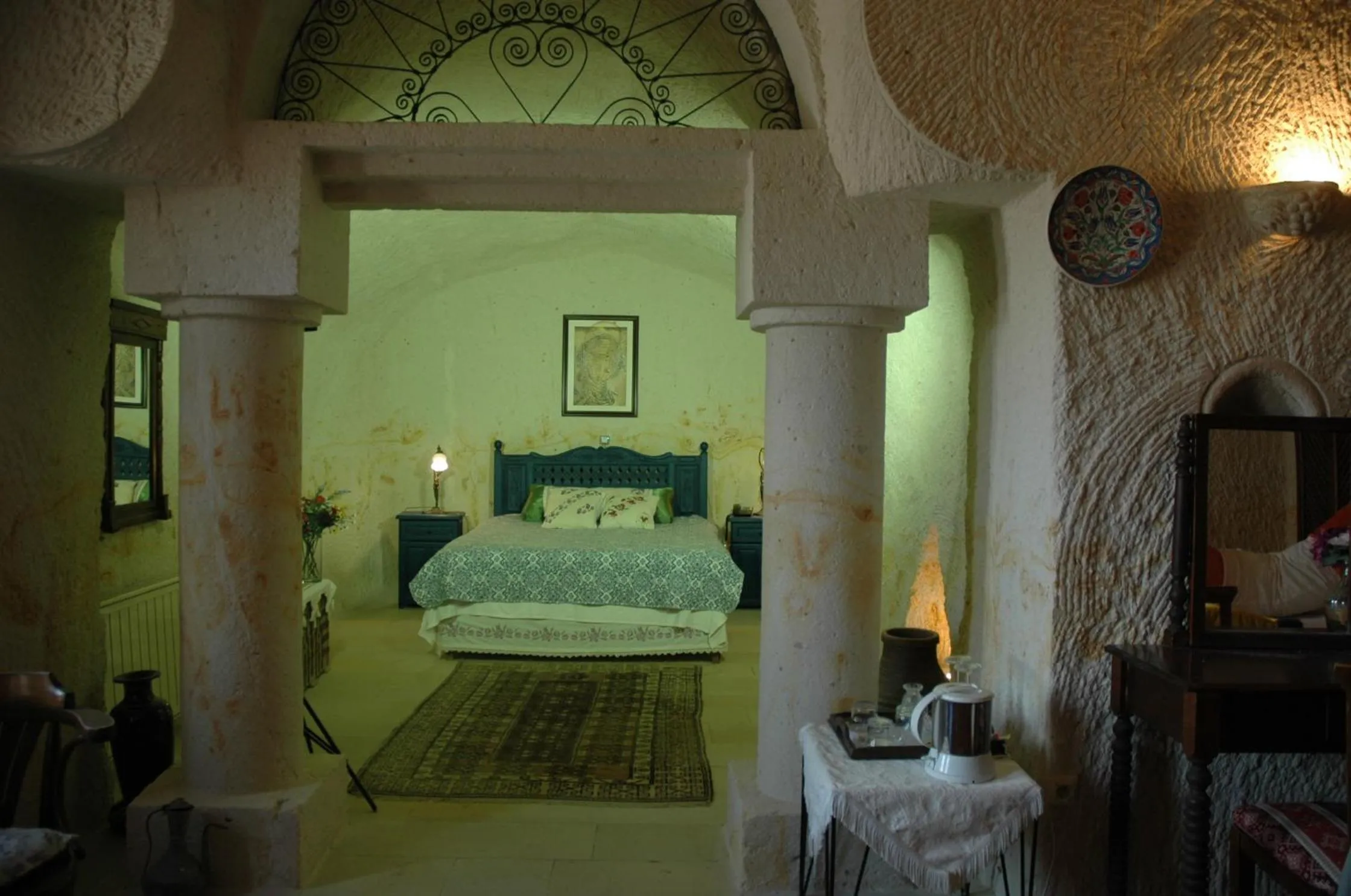 Bed in Elkep Evi Cave Hotel