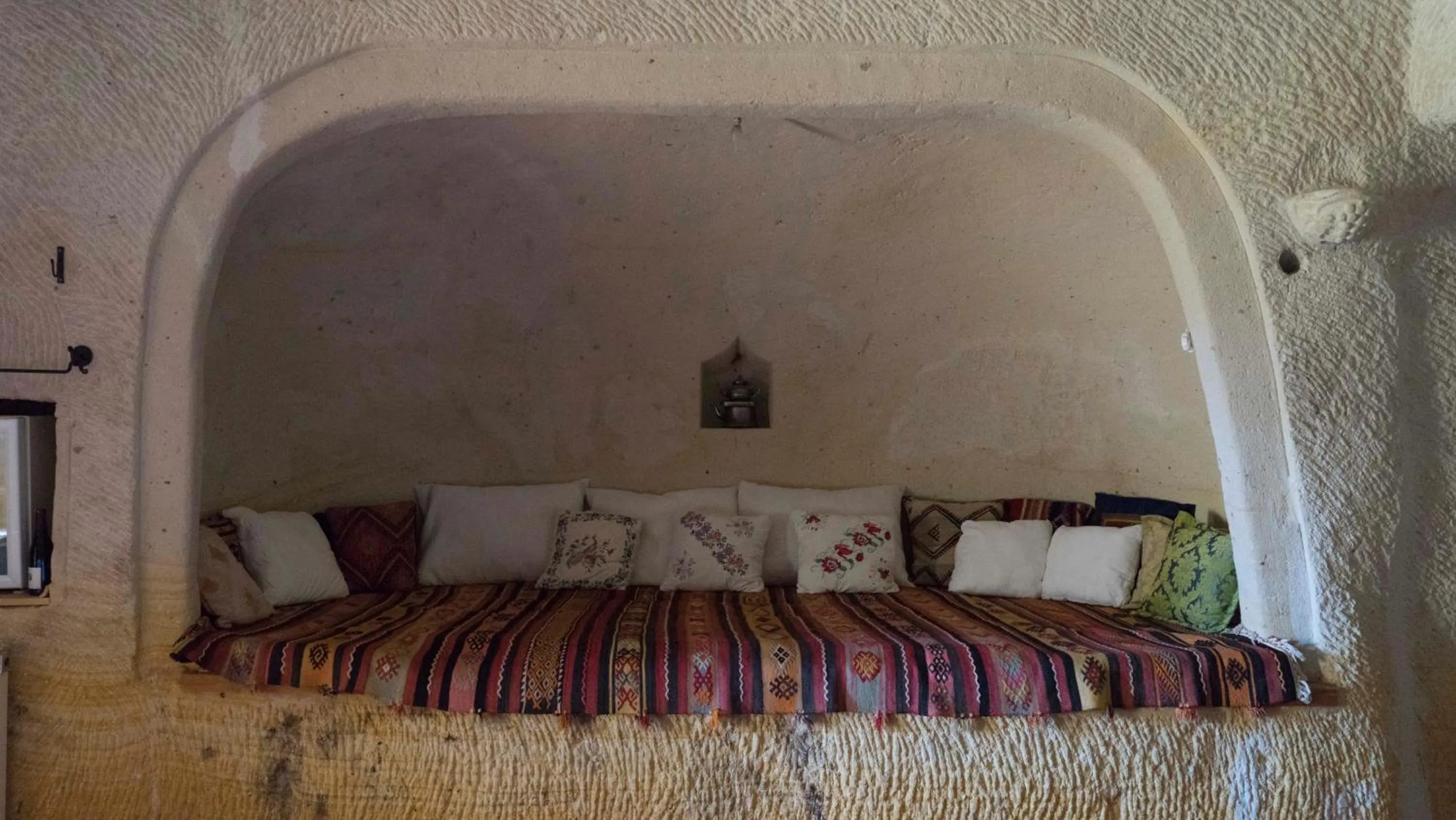 Decorative detail, Bed in Elkep Evi Cave Hotel