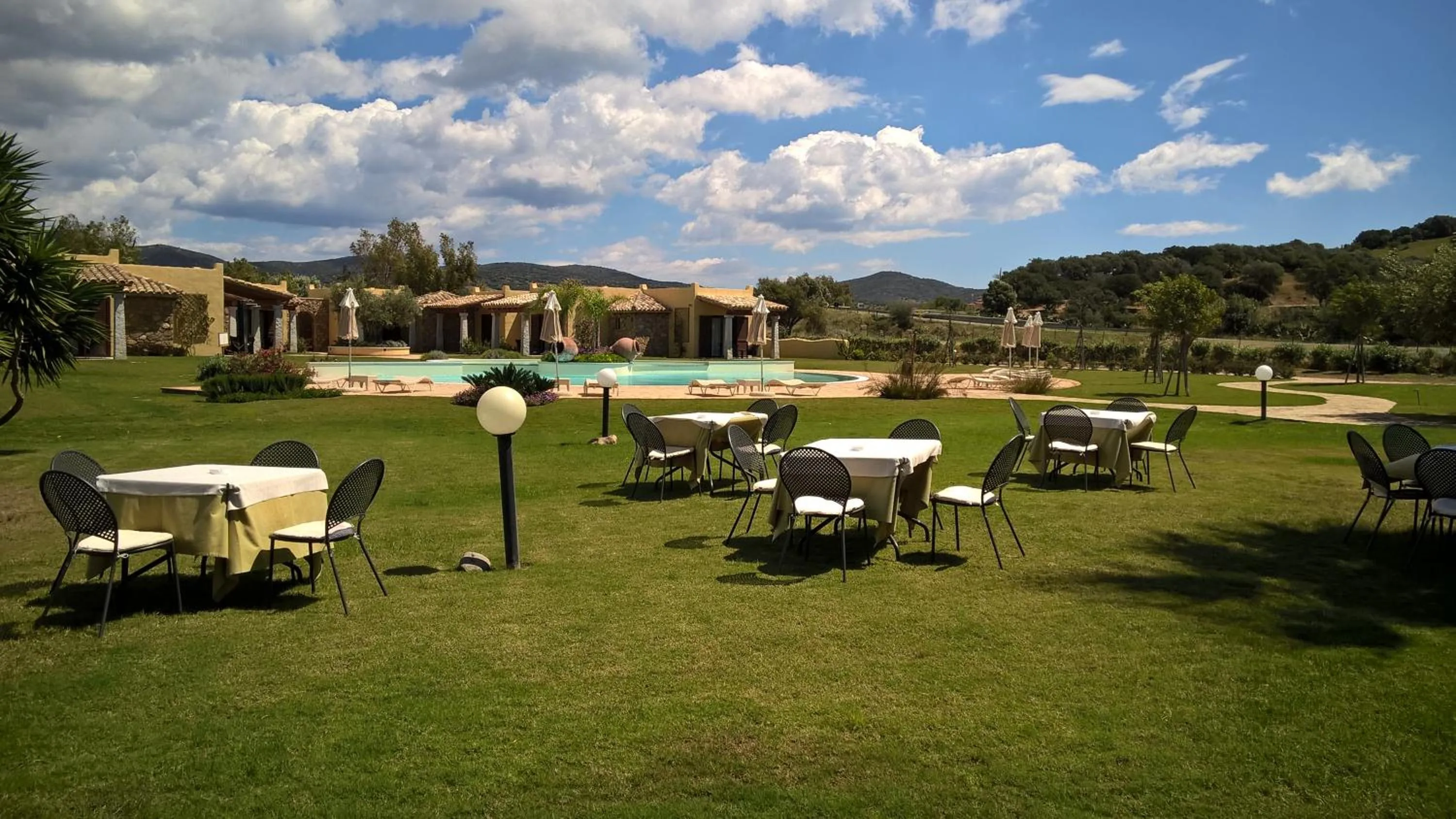 Restaurant/places to eat in Le Anfore Hotel