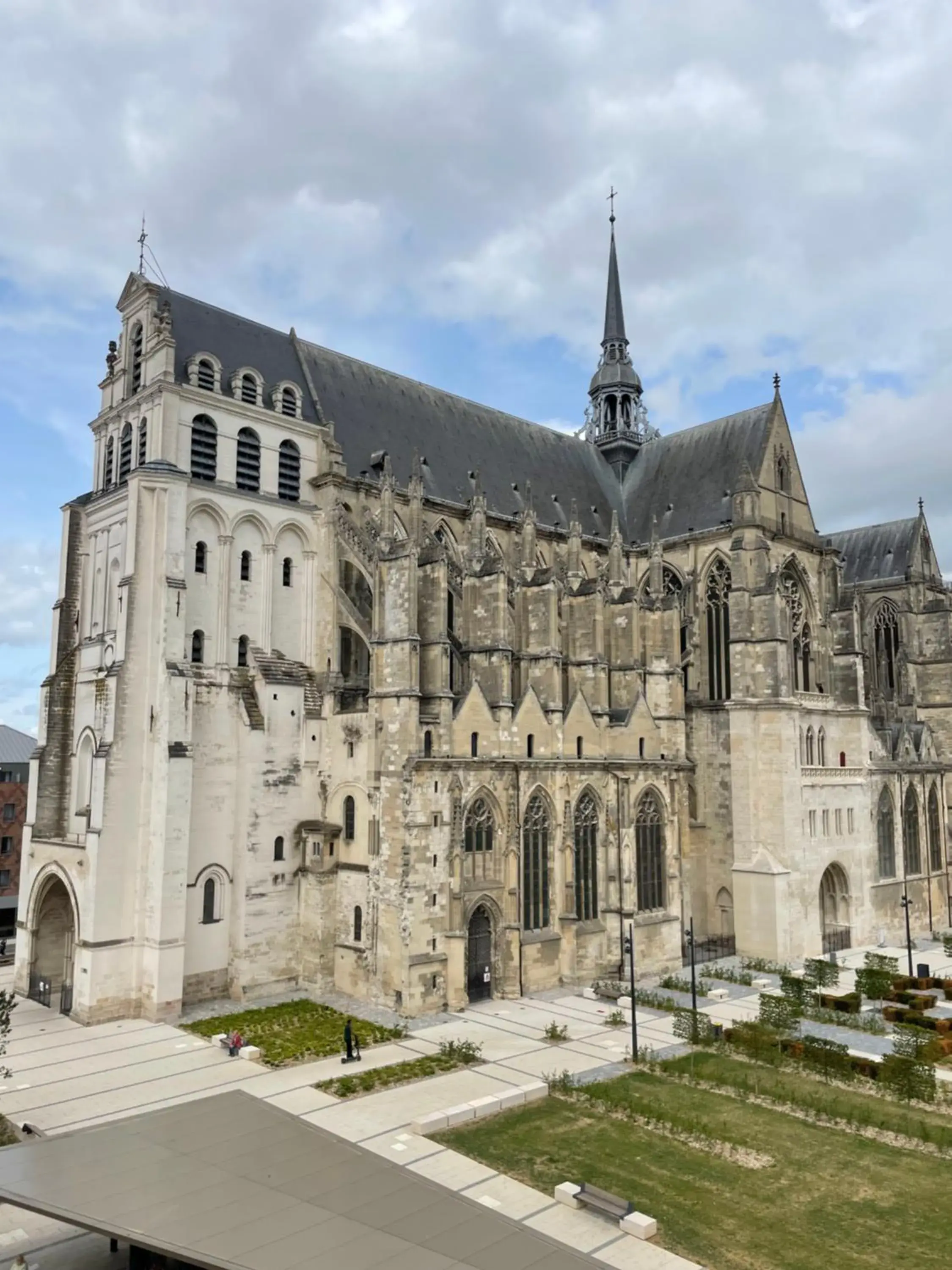 View (from property/room) in ibis Saint Quentin Basilique View (from property/room) in ibis Saint Quentin Basilique
