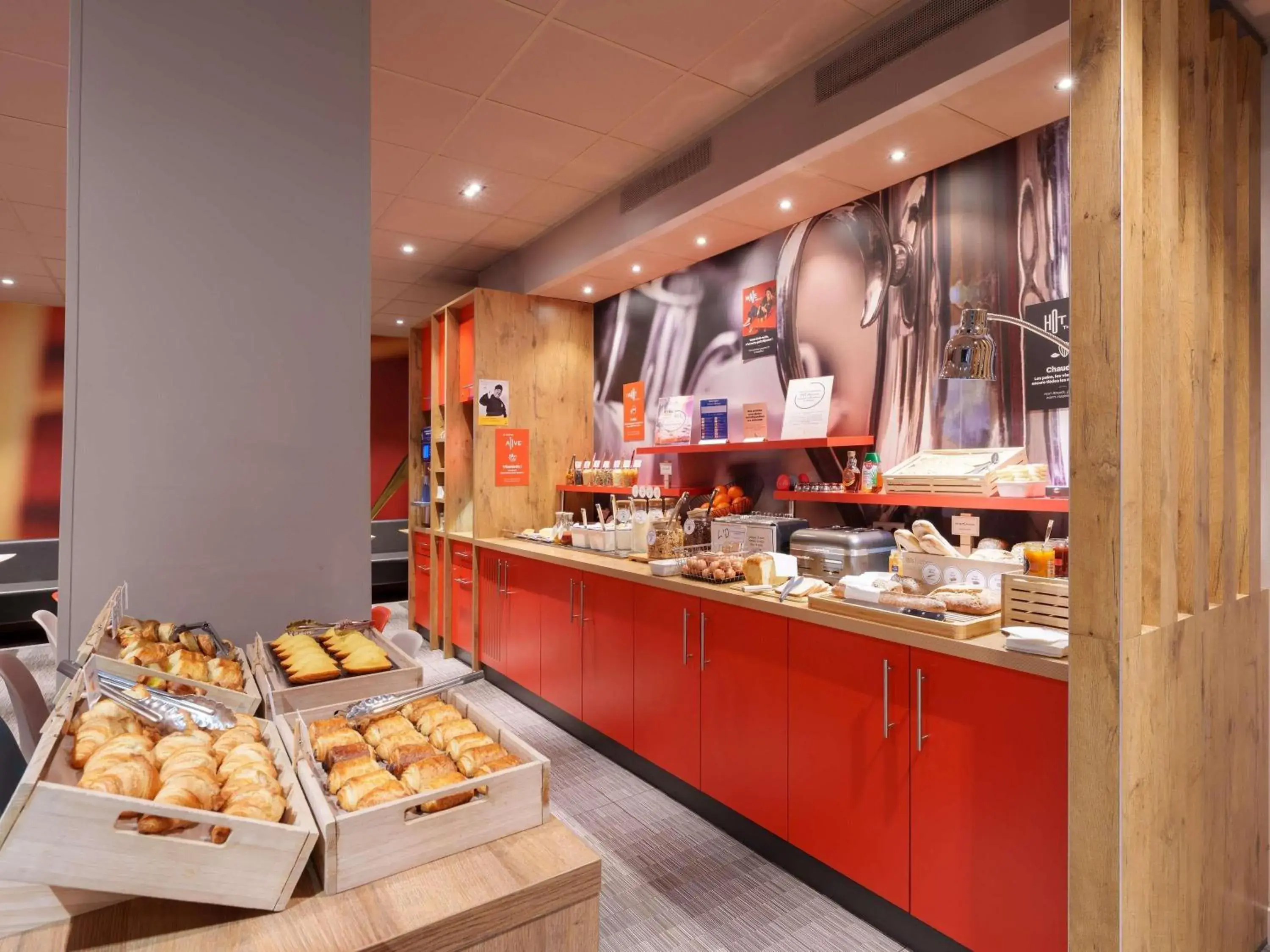 Breakfast in ibis Saint Quentin Basilique Breakfast in ibis Saint Quentin Basilique