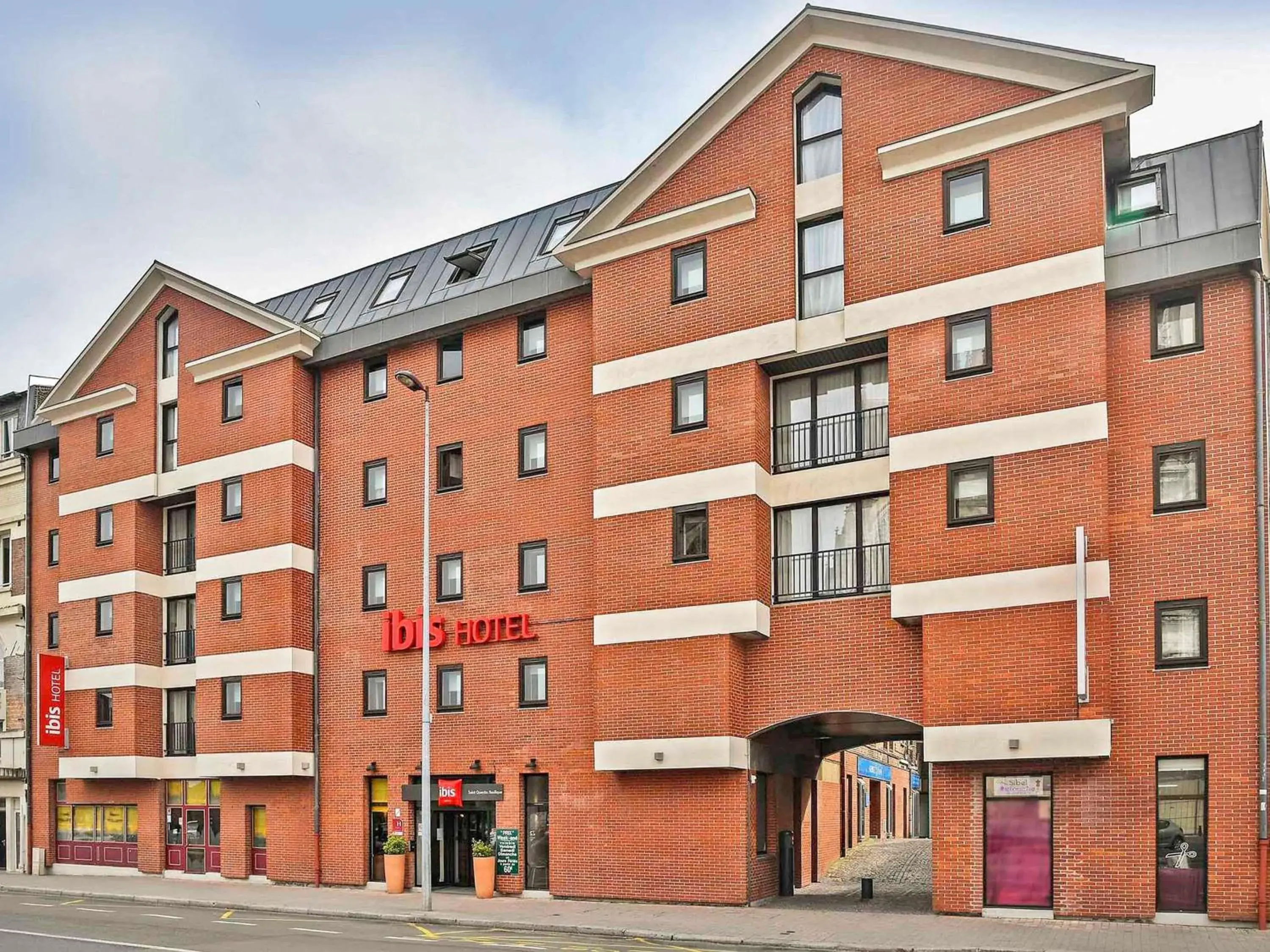 Property building in ibis Saint Quentin Basilique Property building in ibis Saint Quentin Basilique