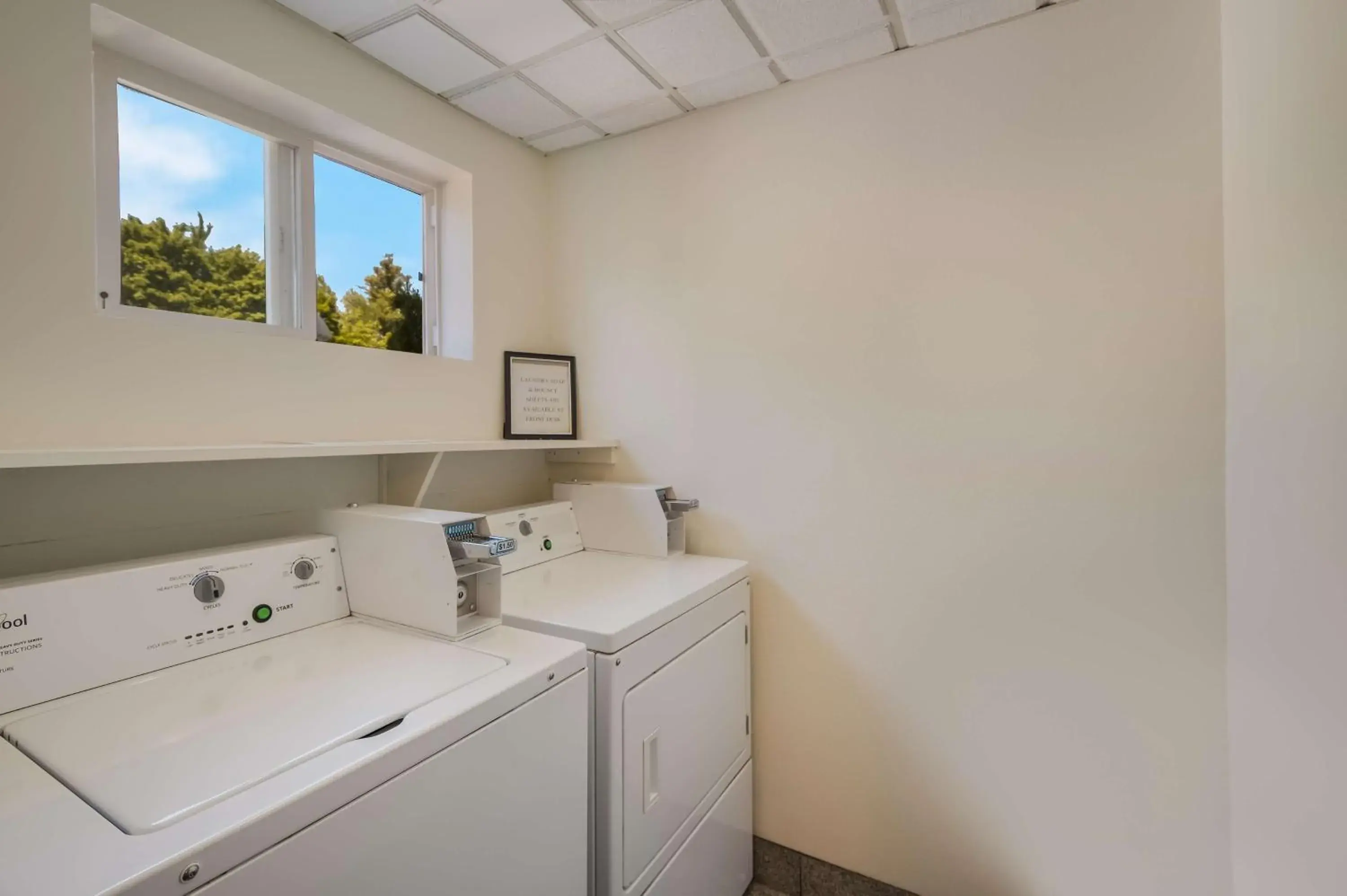 Property building in Best Western Cottage Grove Inn Property building in Best Western Cottage Grove Inn