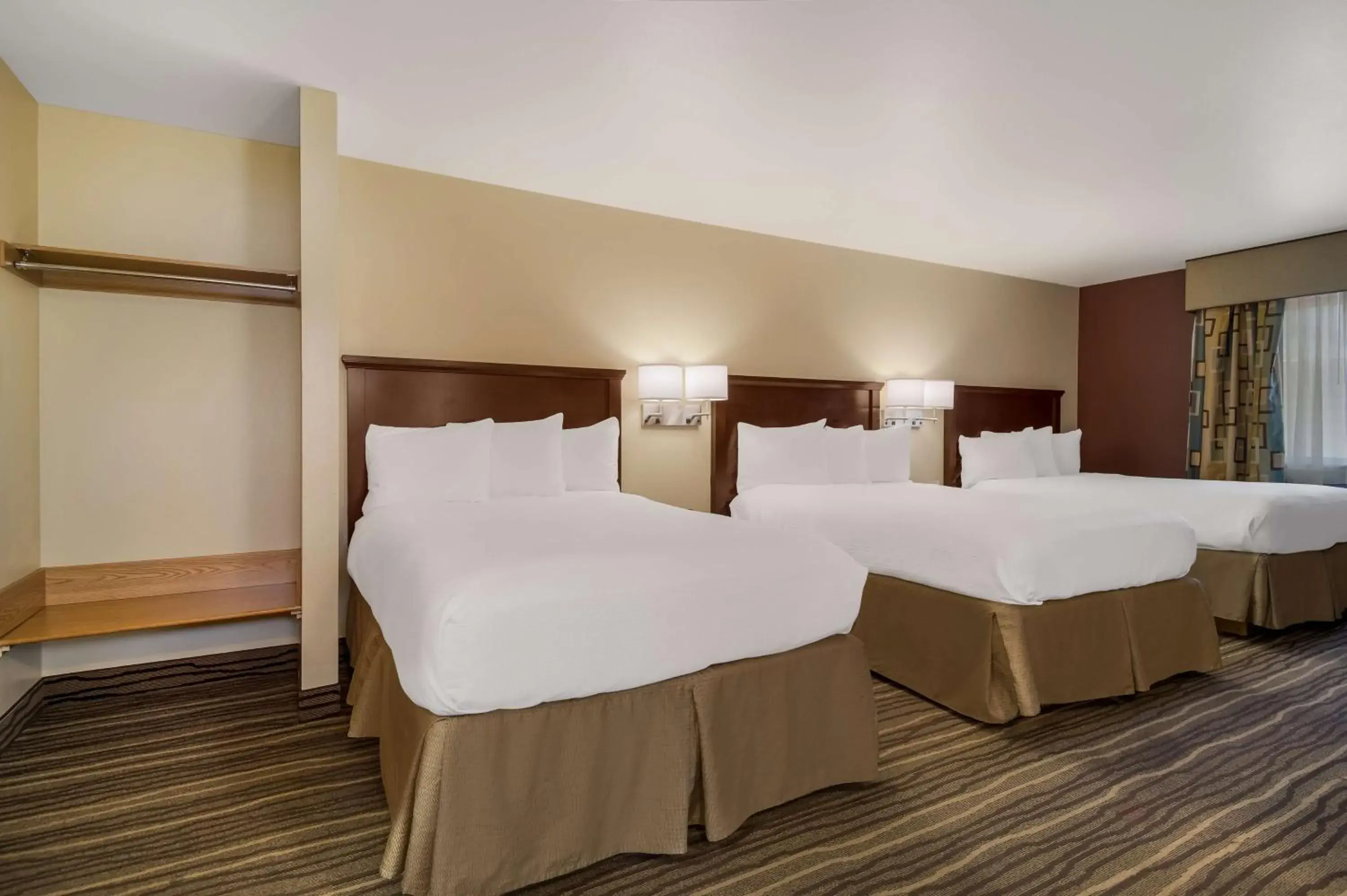 Bedroom, Bed in Best Western Cottage Grove Inn Bedroom, Bed in Best Western Cottage Grove Inn