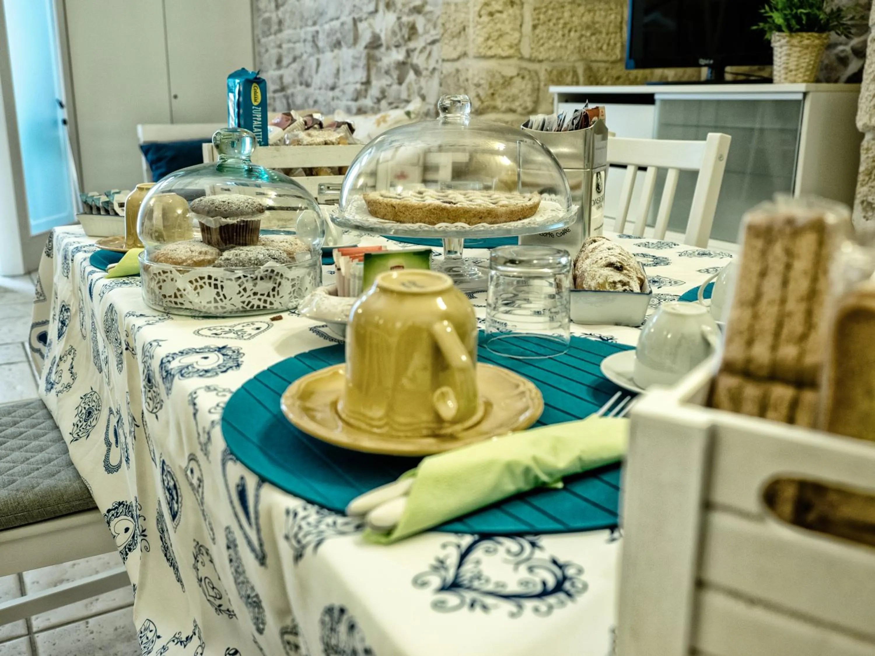 Food and drinks in Donna Isabella