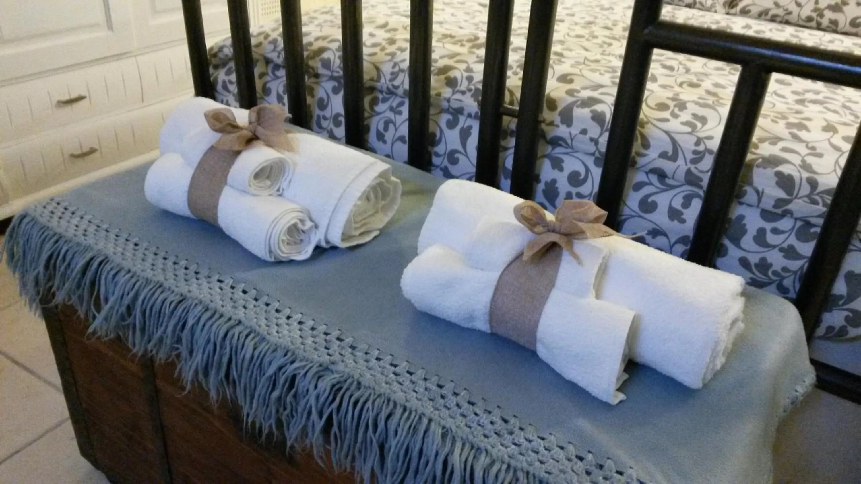 Decorative detail, Bed in Donna Isabella