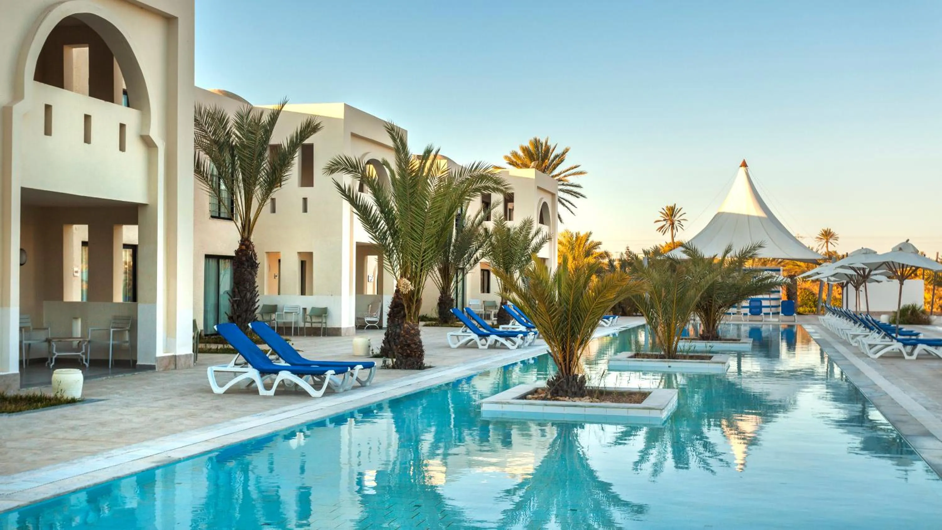 Swimming pool in Cesar Thalasso