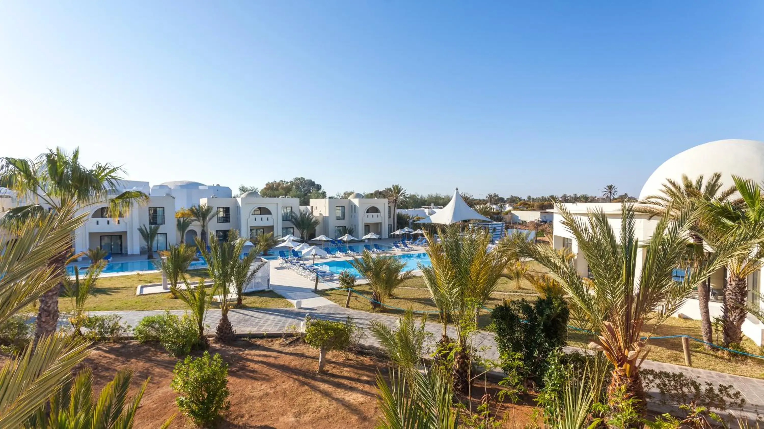 Swimming pool in Cesar Thalasso Swimming pool in Cesar Thalasso
