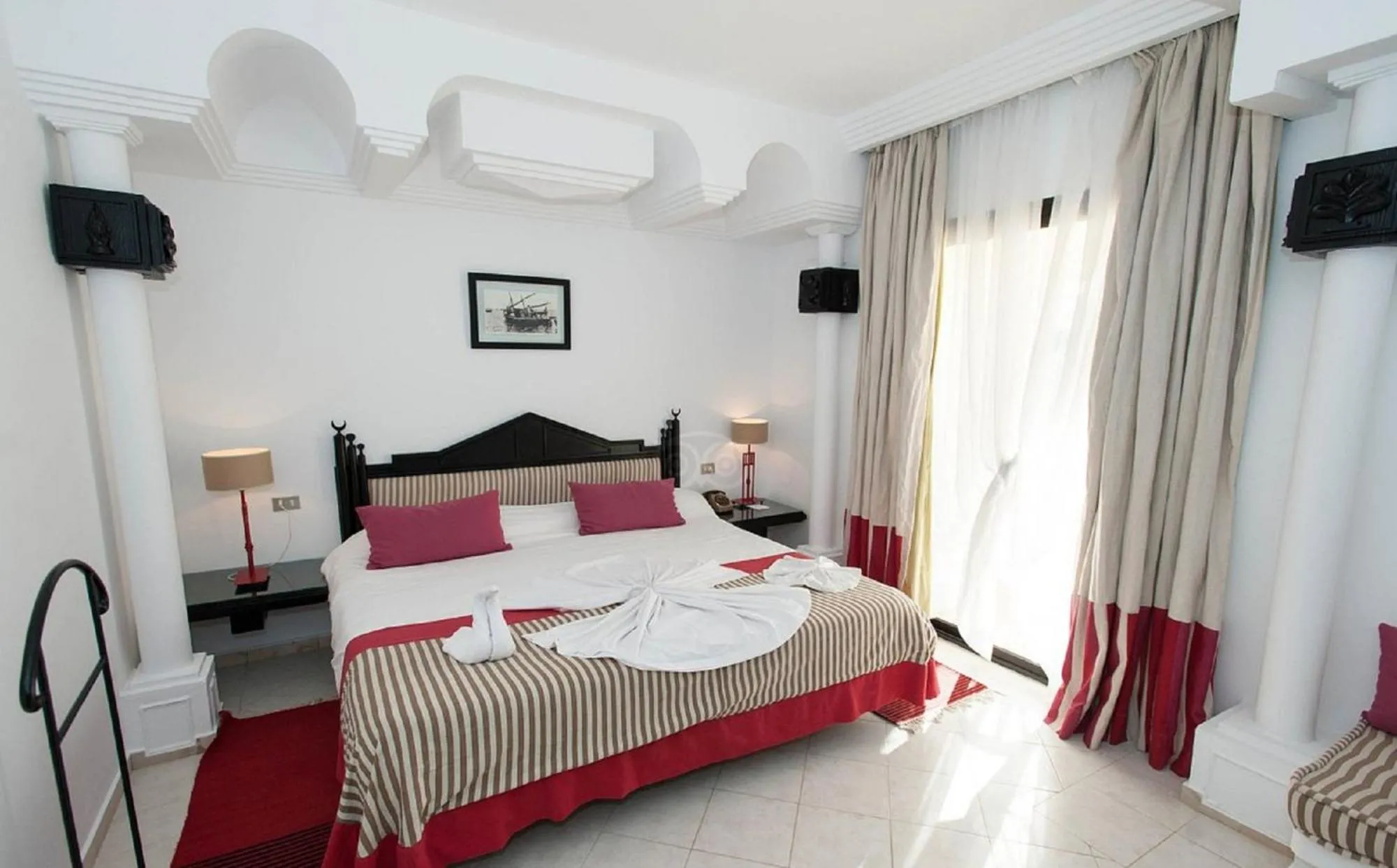 Bedroom, Bed in Cesar Thalasso