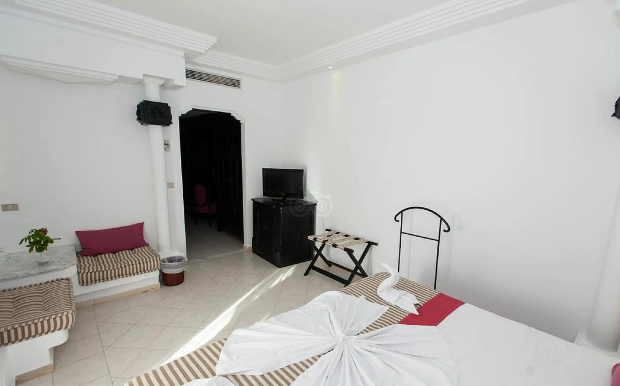 Bedroom, Bed in Cesar Thalasso