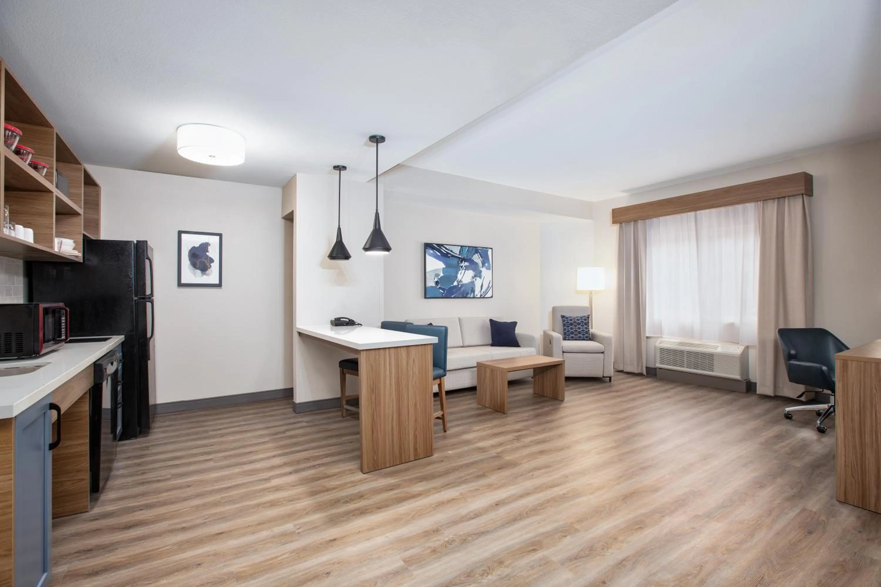 TV and multimedia in Candlewood Suites Conway by IHG