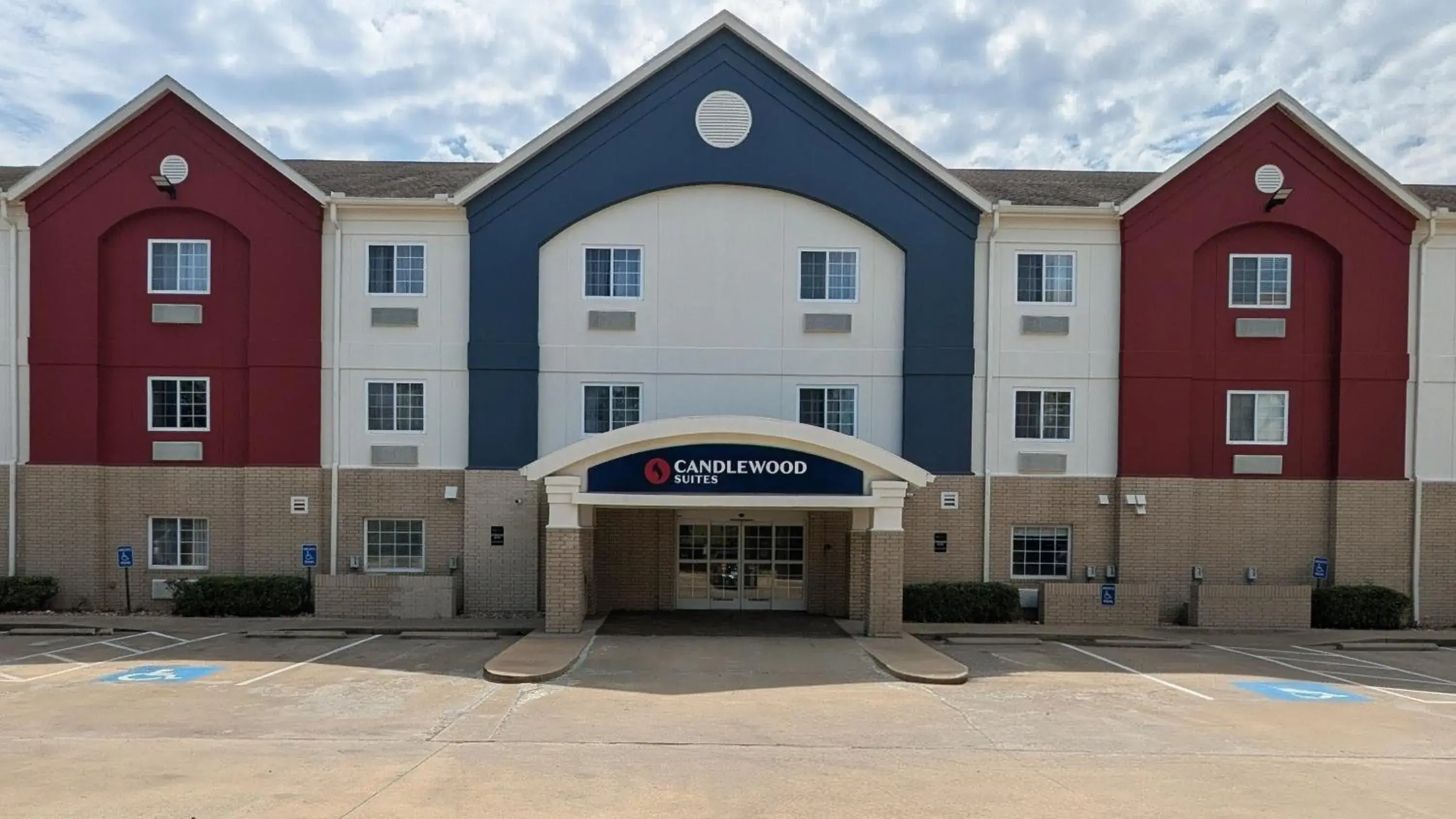 Property building in Candlewood Suites Conway by IHG Property building in Candlewood Suites Conway by IHG