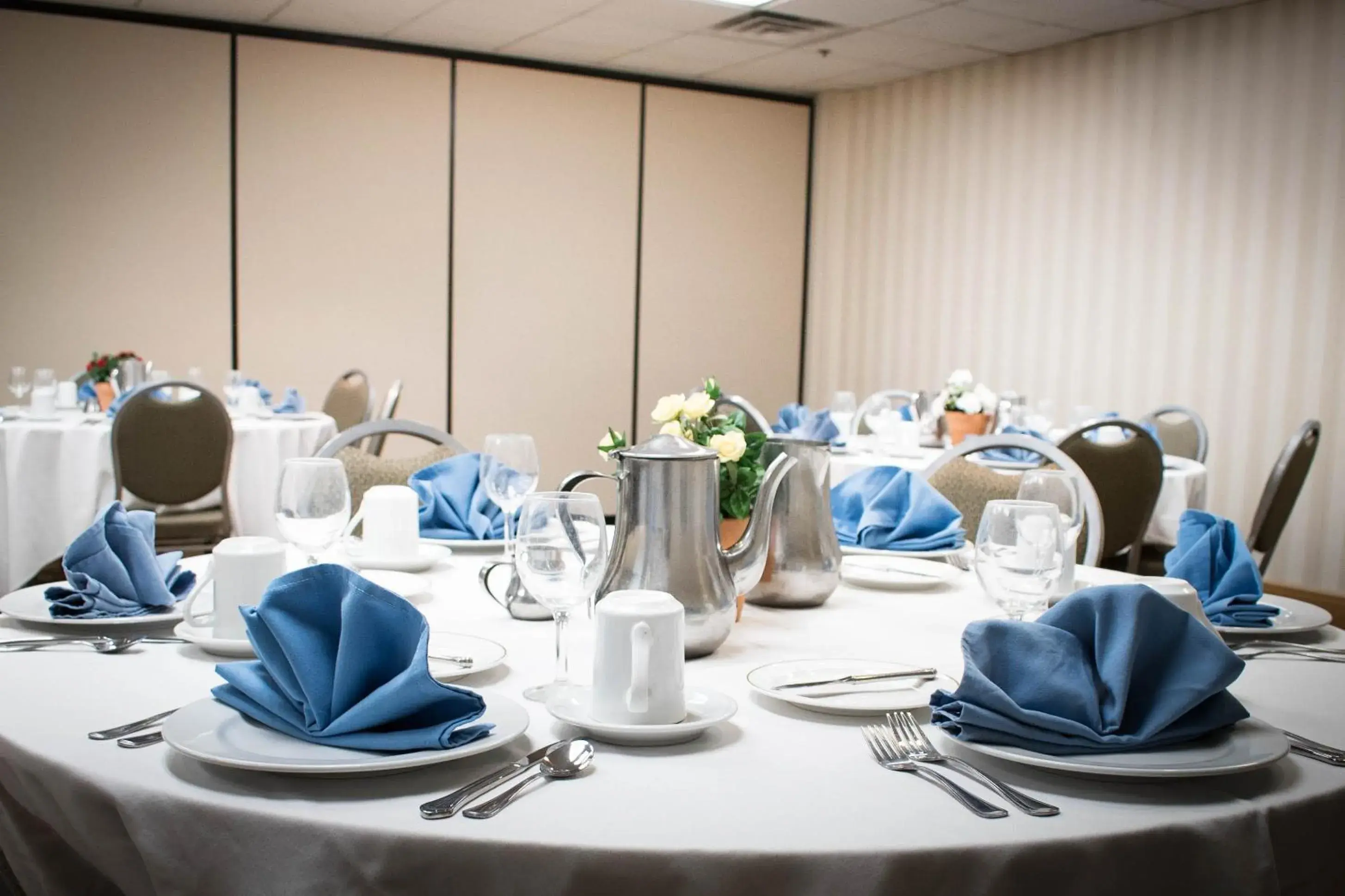 Banquet/Function facilities, Restaurant/Places to Eat in Ramada by Wyndham Uniontown