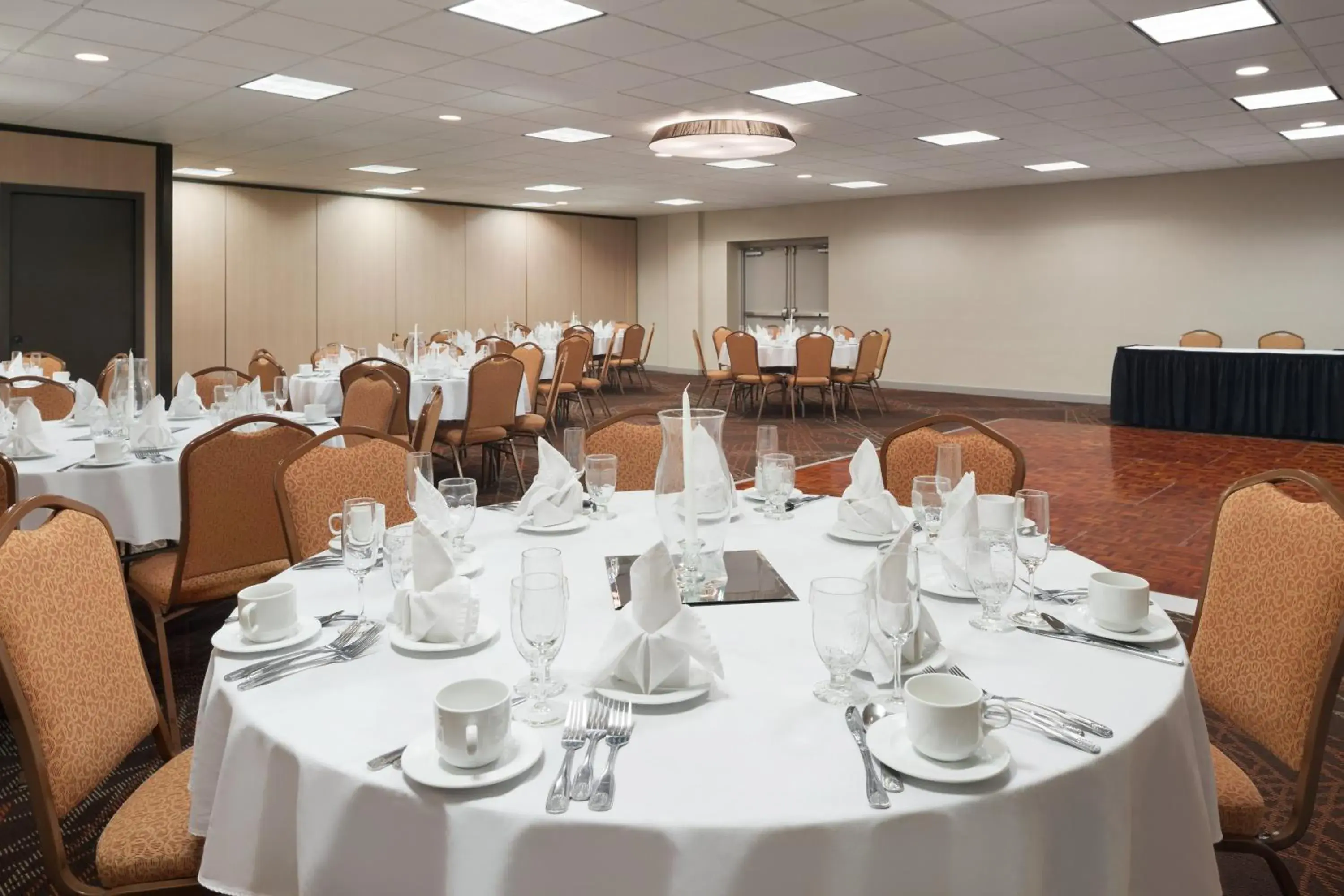 Banquet/Function facilities, Restaurant/Places to Eat in Ramada by Wyndham Uniontown