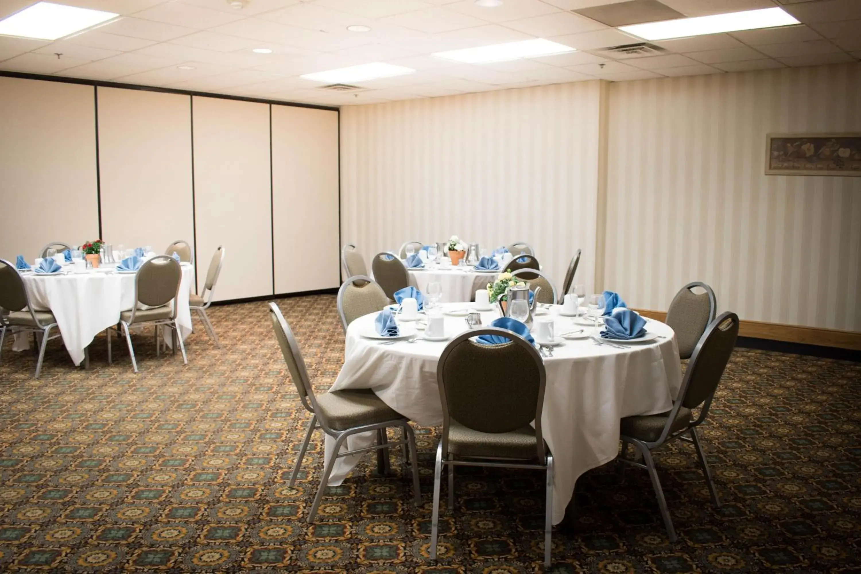 Banquet/Function facilities, Restaurant/Places to Eat in Ramada by Wyndham Uniontown