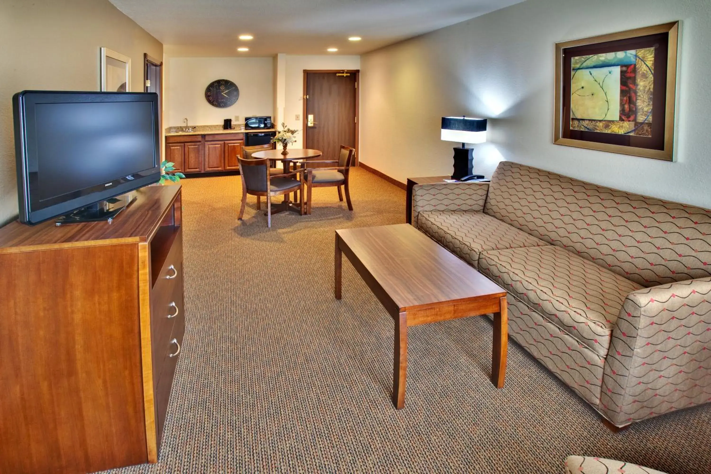 Mini King Suite - Non-Smoking in Holiday Inn Express Hotel & Suites - Dubuque West by IHG Mini King Suite - Non-Smoking in Holiday Inn Express Hotel & Suites - Dubuque West by IHG