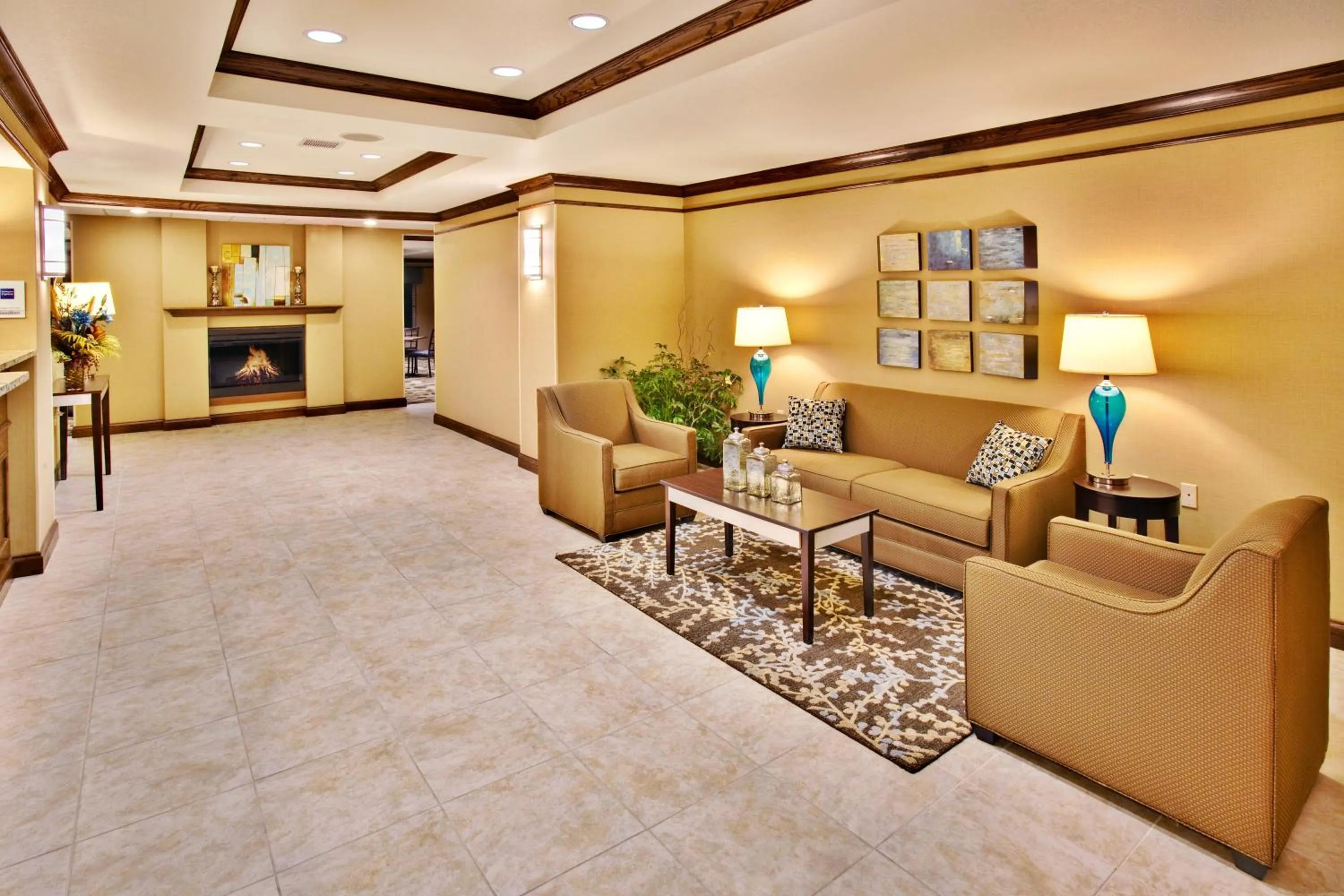 Property building in Holiday Inn Express Hotel & Suites - Dubuque West by IHG