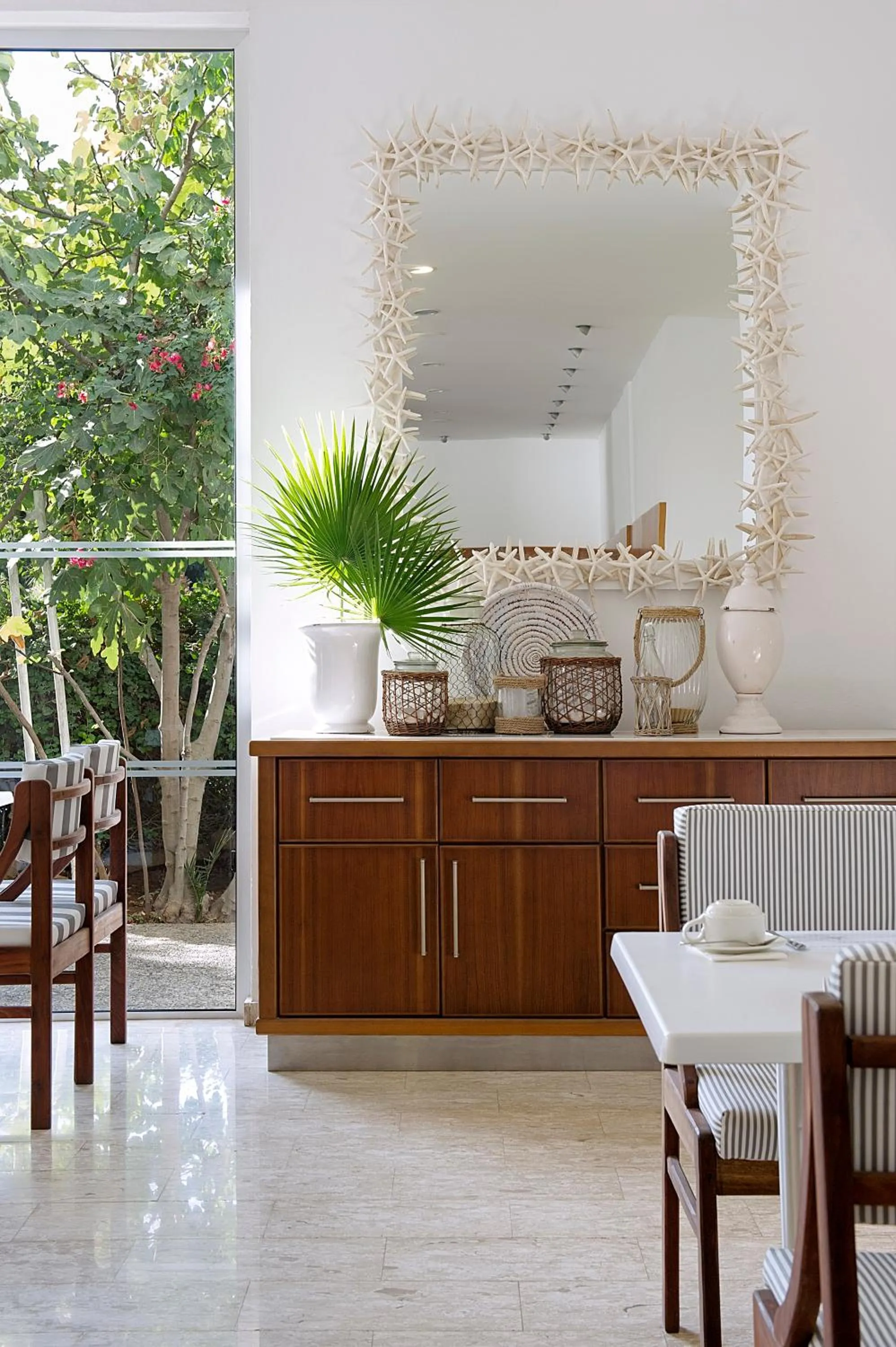 Restaurant/places to eat in Grecian Sands Hotel