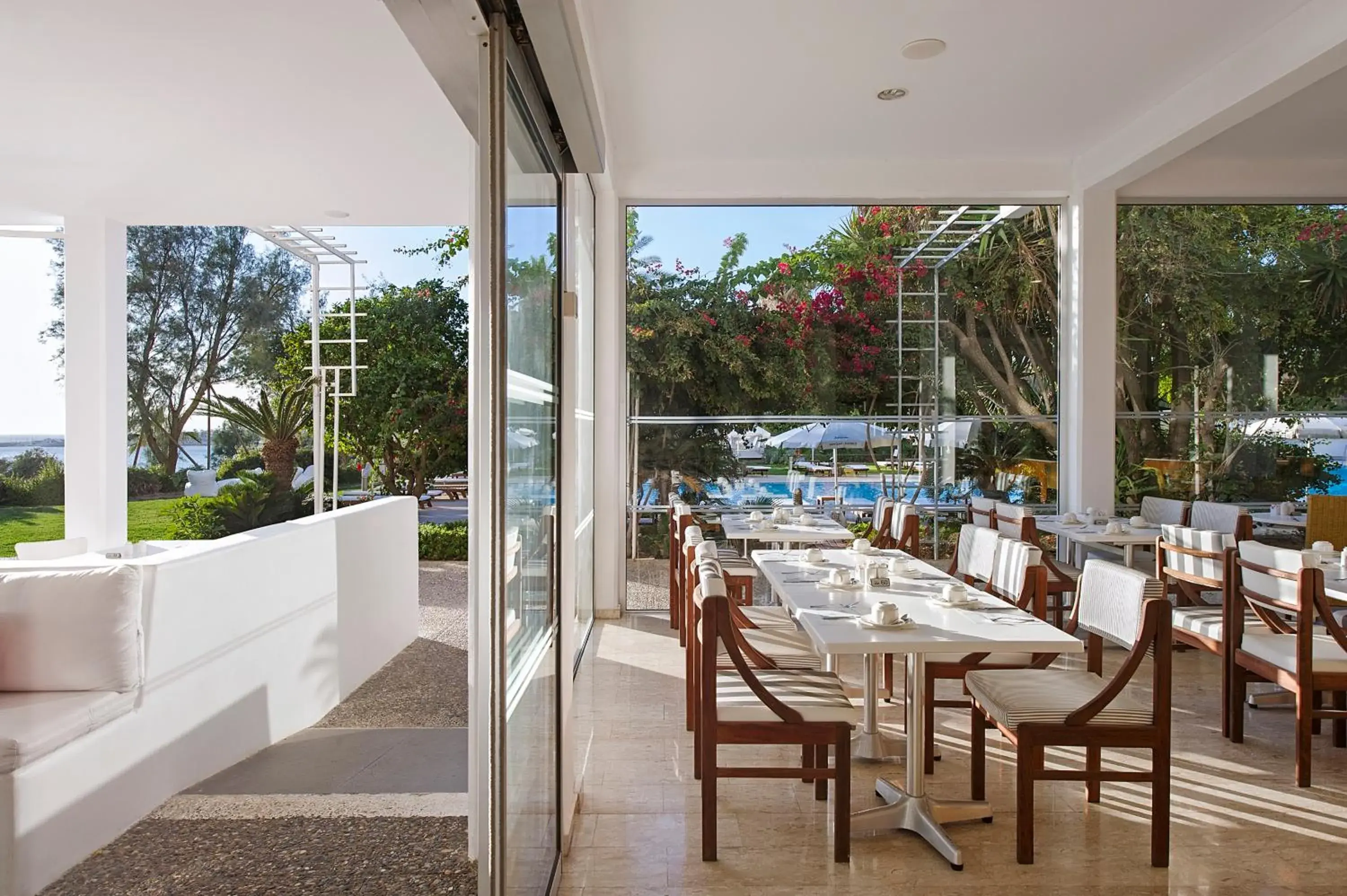 Restaurant/places to eat in Grecian Sands Hotel Restaurant/places to eat in Grecian Sands Hotel