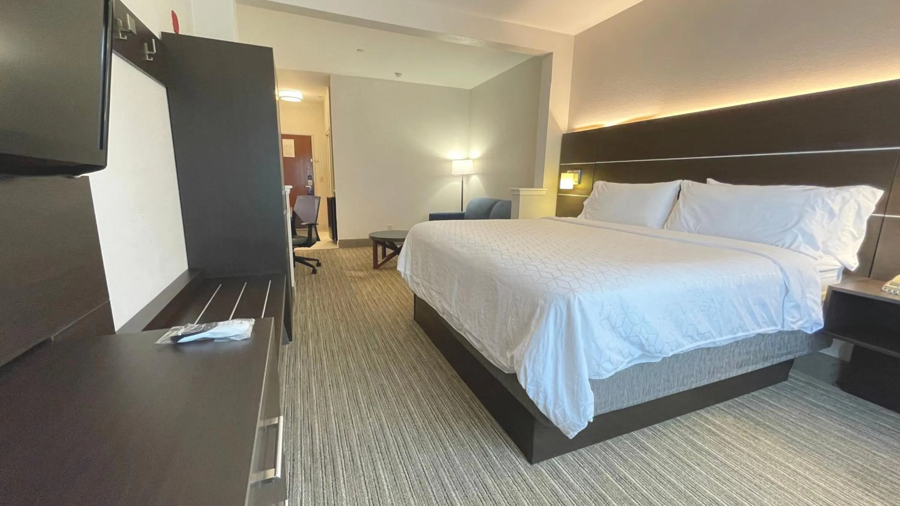 Bedroom, Bed in Holiday Inn Express Hotel & Suites Decatur, TX by IHG