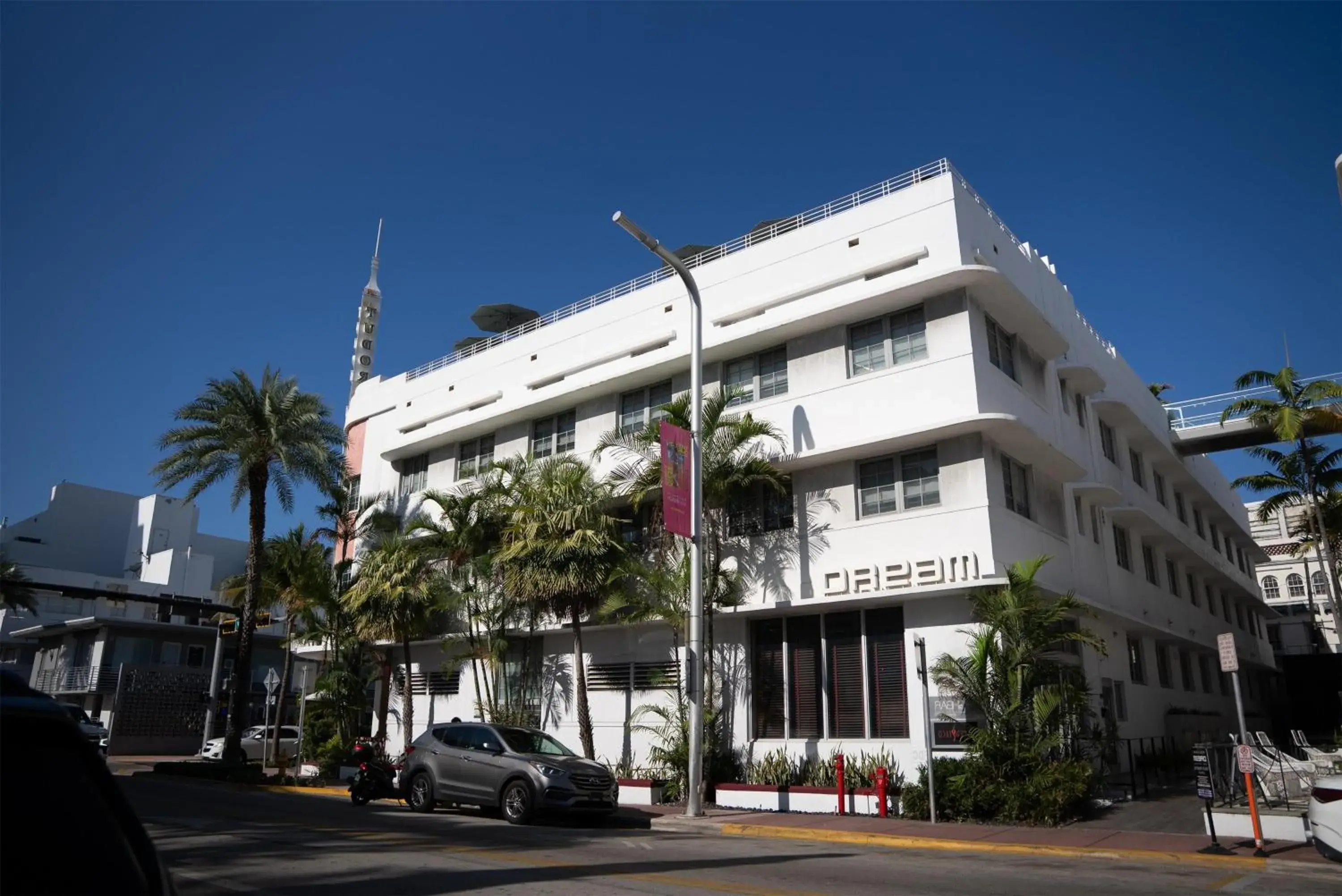 Property building in Dream South Beach, by Hyatt Property building in Dream South Beach, by Hyatt