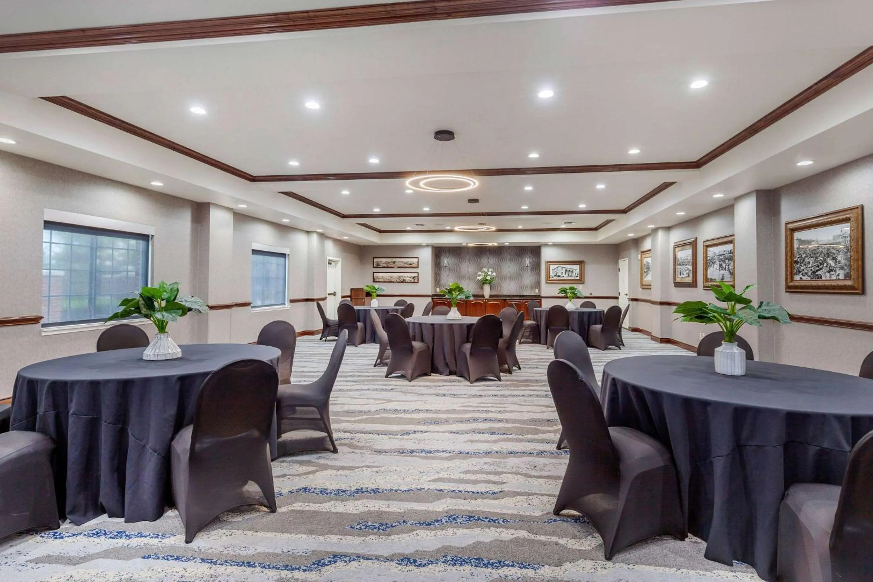 Meeting/conference room in Clarion Pointe Sulphur Springs