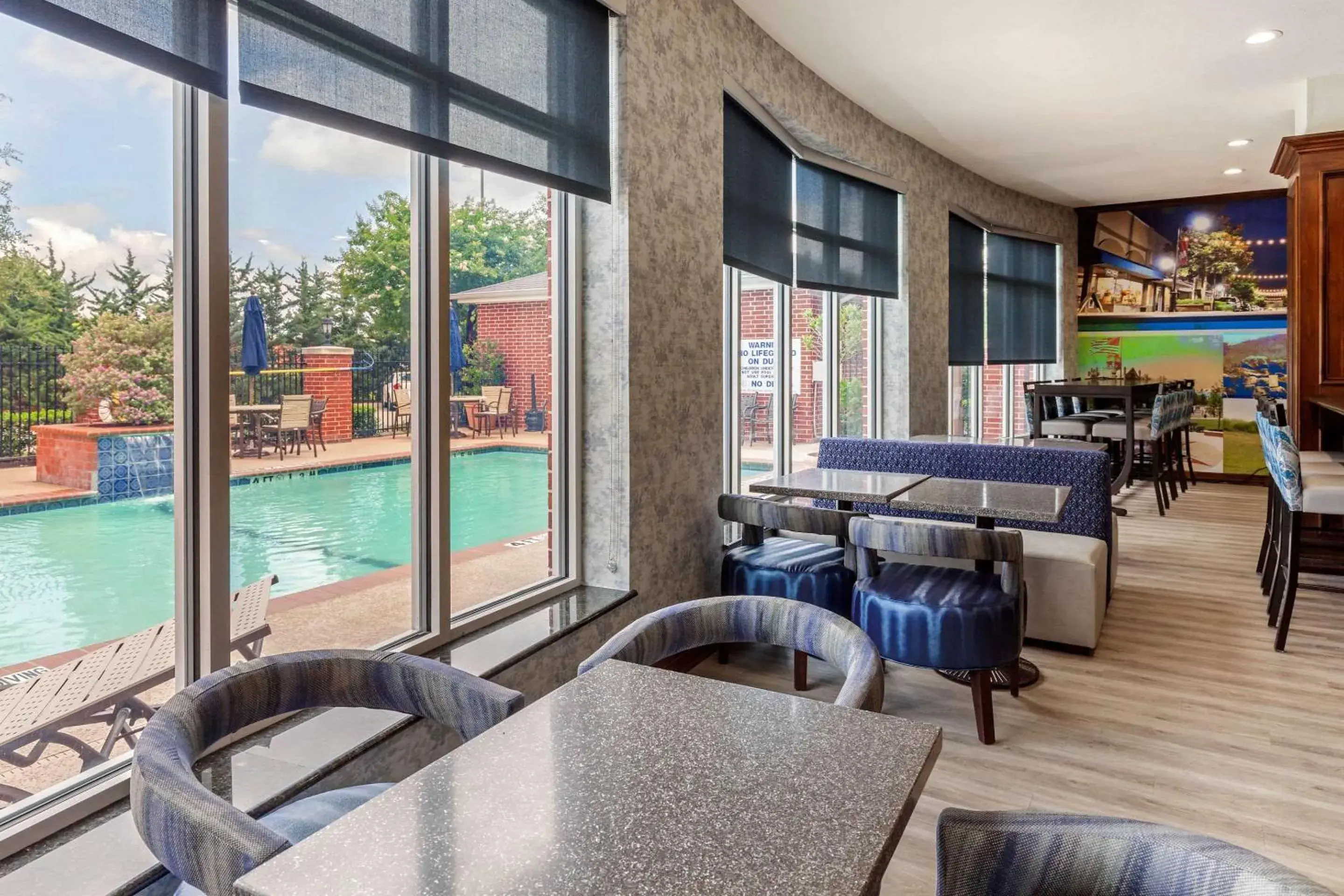 Breakfast in Clarion Pointe Sulphur Springs Breakfast in Clarion Pointe Sulphur Springs