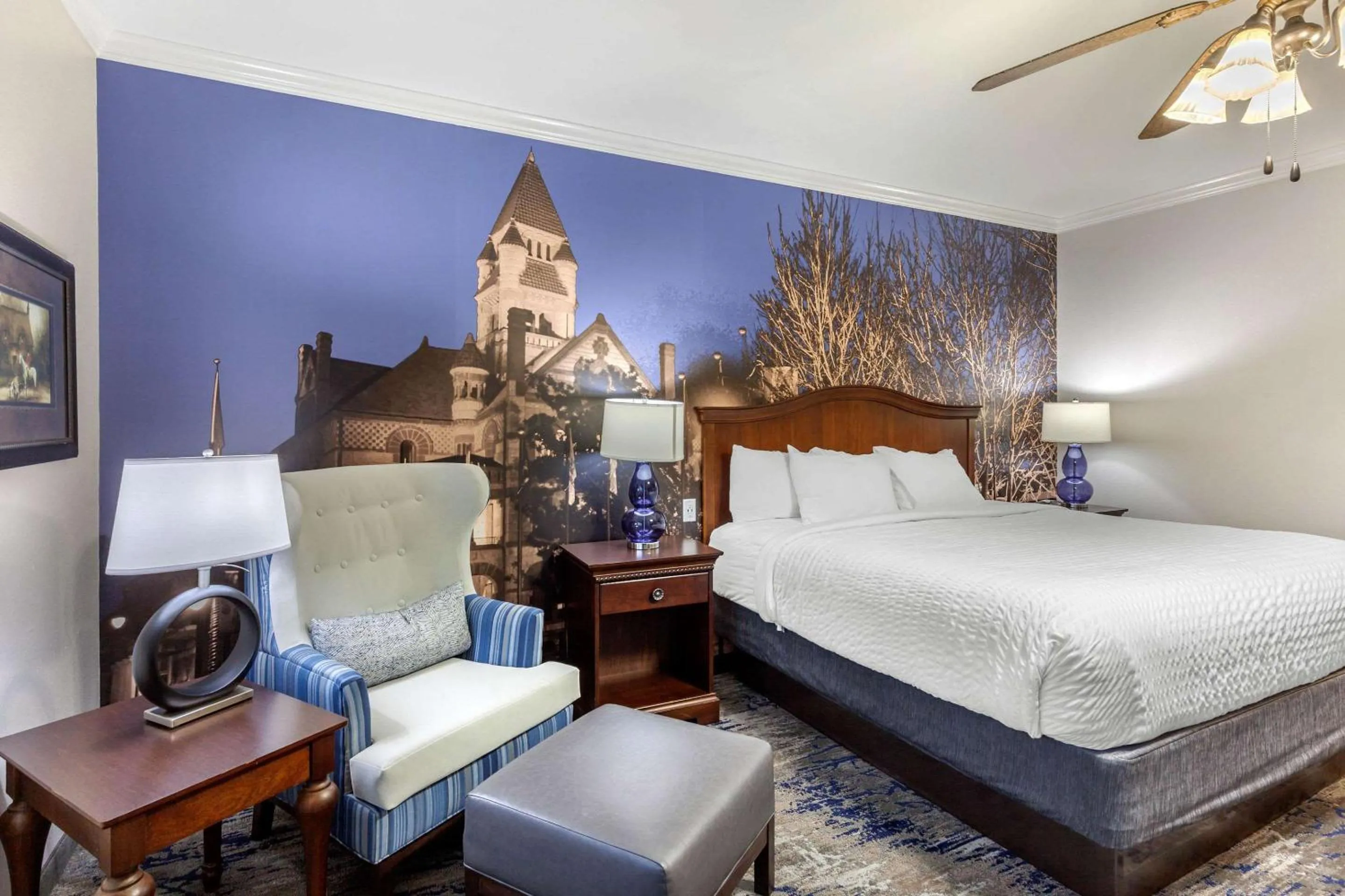 Bedroom, Bed in Clarion Pointe Sulphur Springs