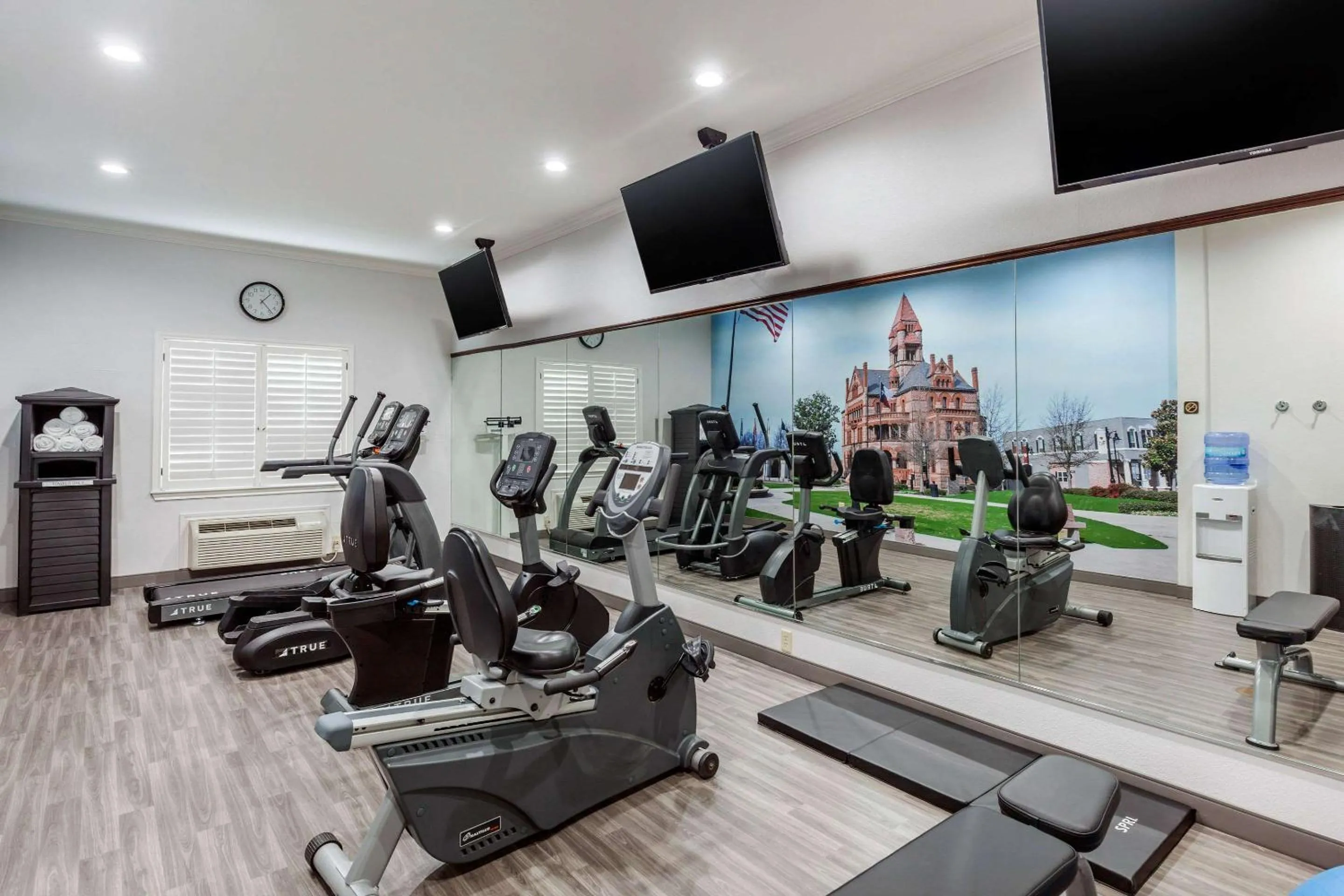 Fitness centre/facilities in Clarion Pointe Sulphur Springs