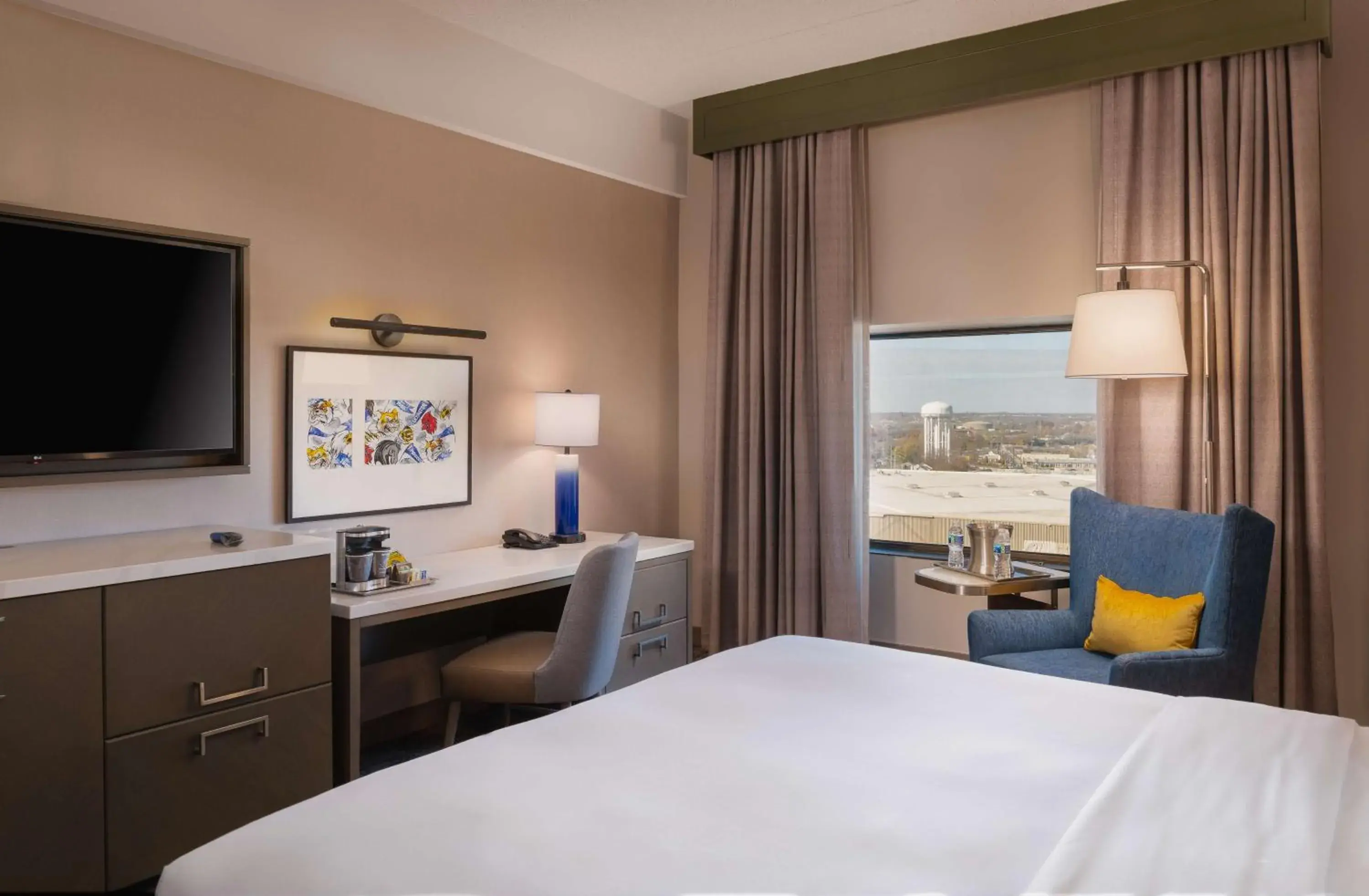 Superior King Room - Park View in Hilton Lexington Downtown Superior King Room - Park View in Hilton Lexington Downtown