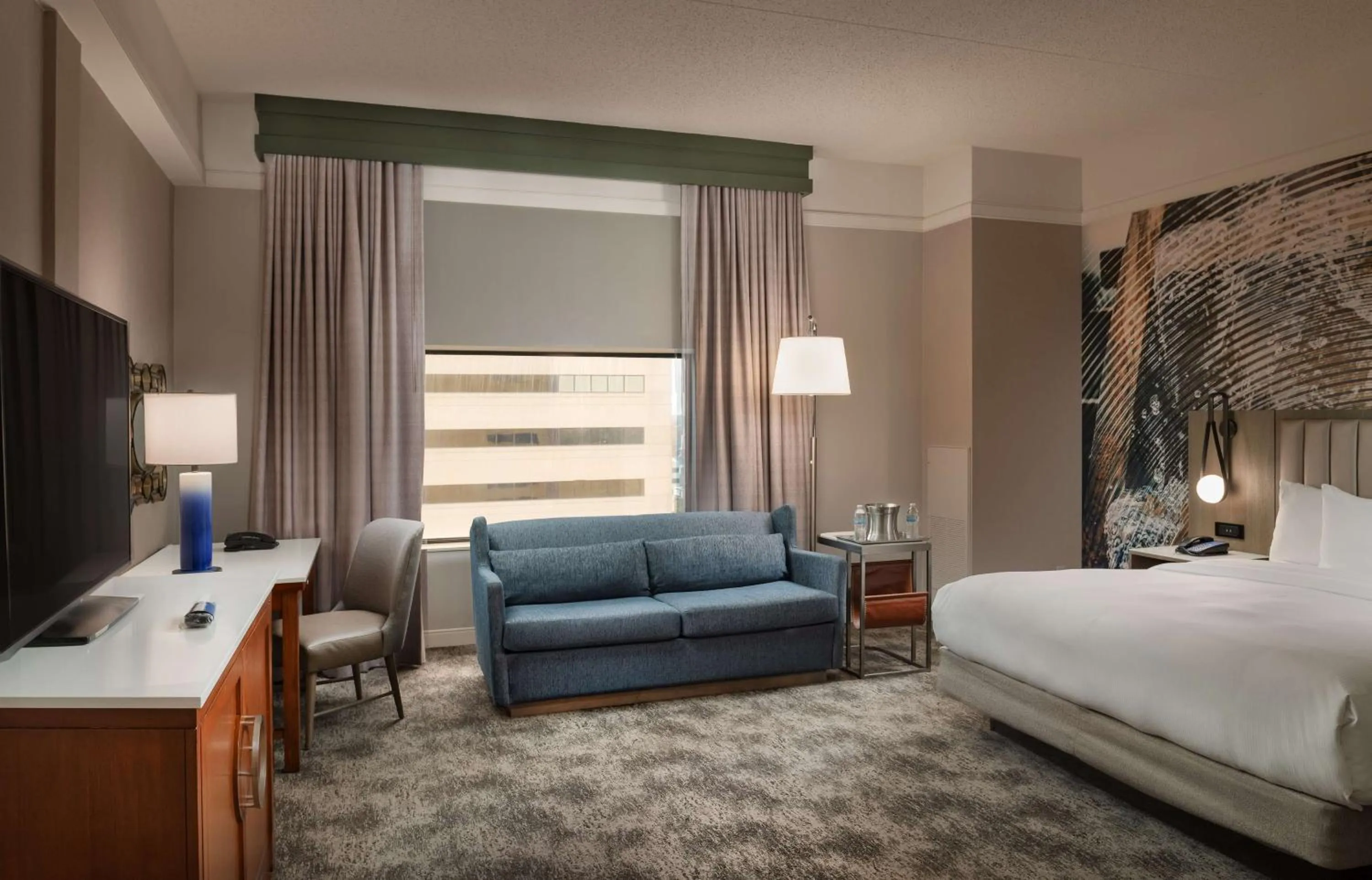 Bedroom, Bed in Hilton Lexington Downtown